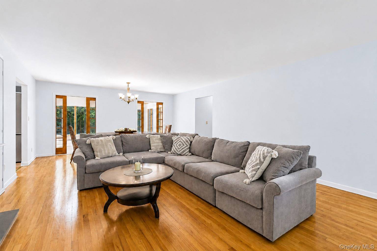11 White Birch TRL, East Quogue, NY 11942