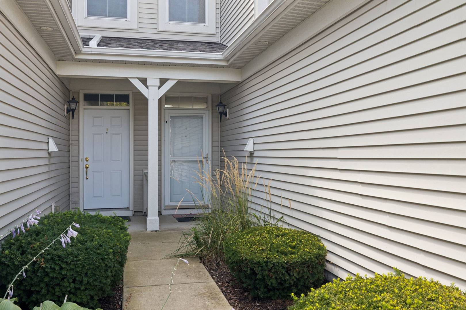 497 Dancer LN #6-3, Oswego, IL 60543