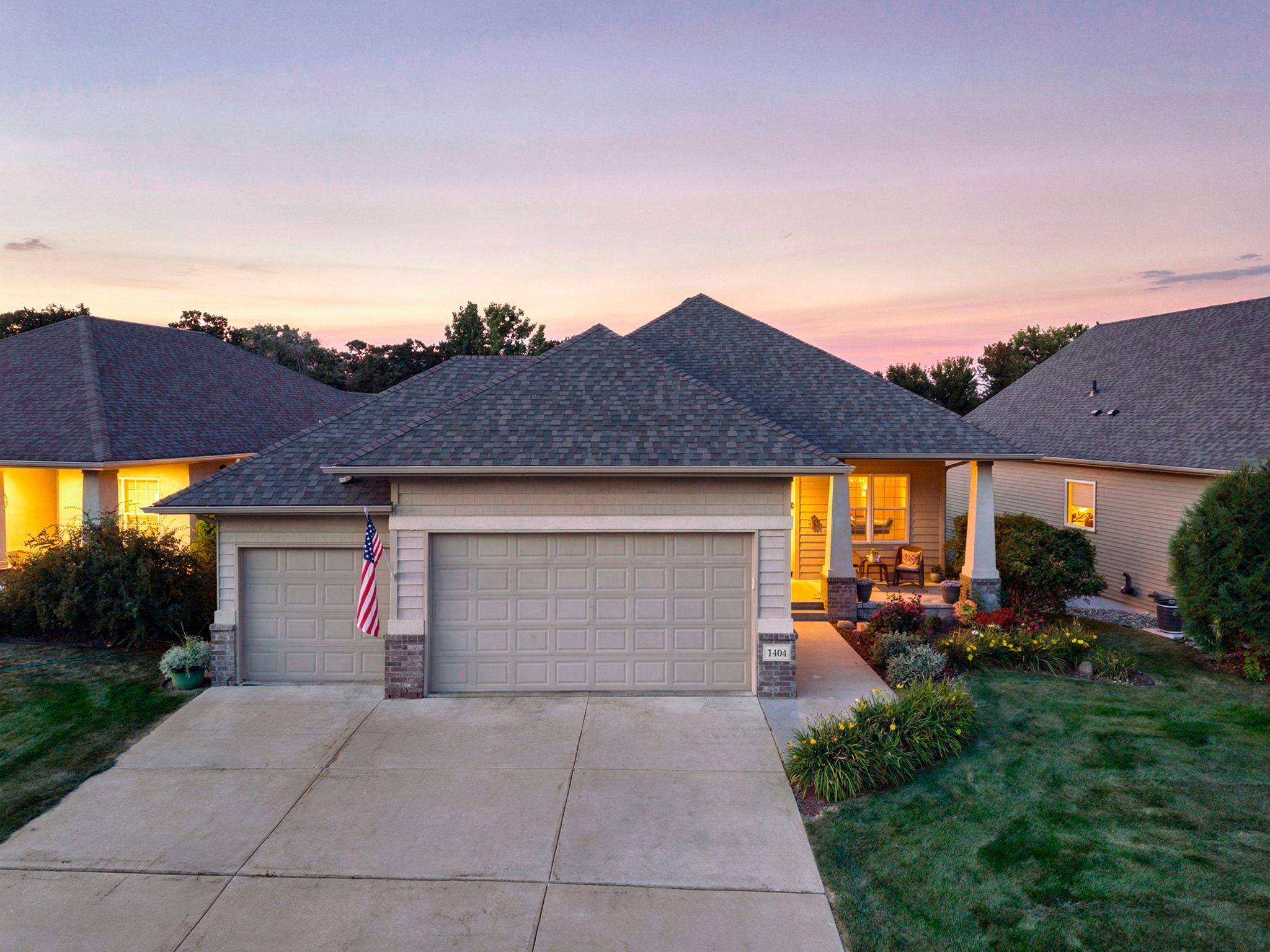 1404 Beachcomber BLVD, Waconia, MN 55387