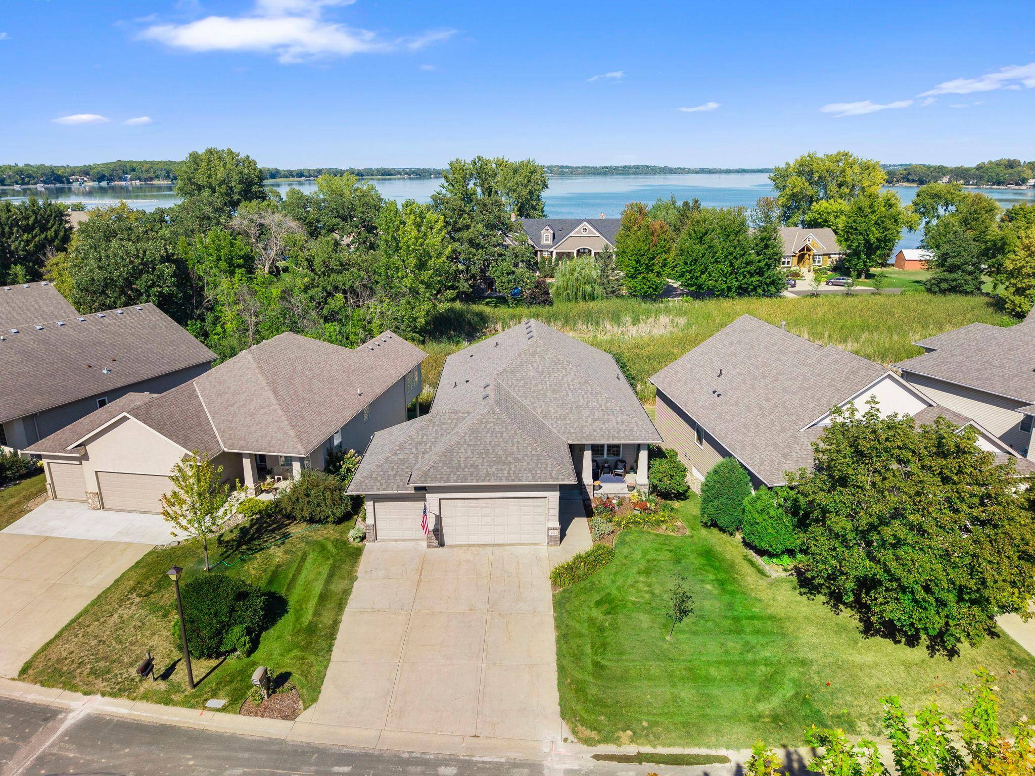 1404 Beachcomber BLVD, Waconia, MN 55387