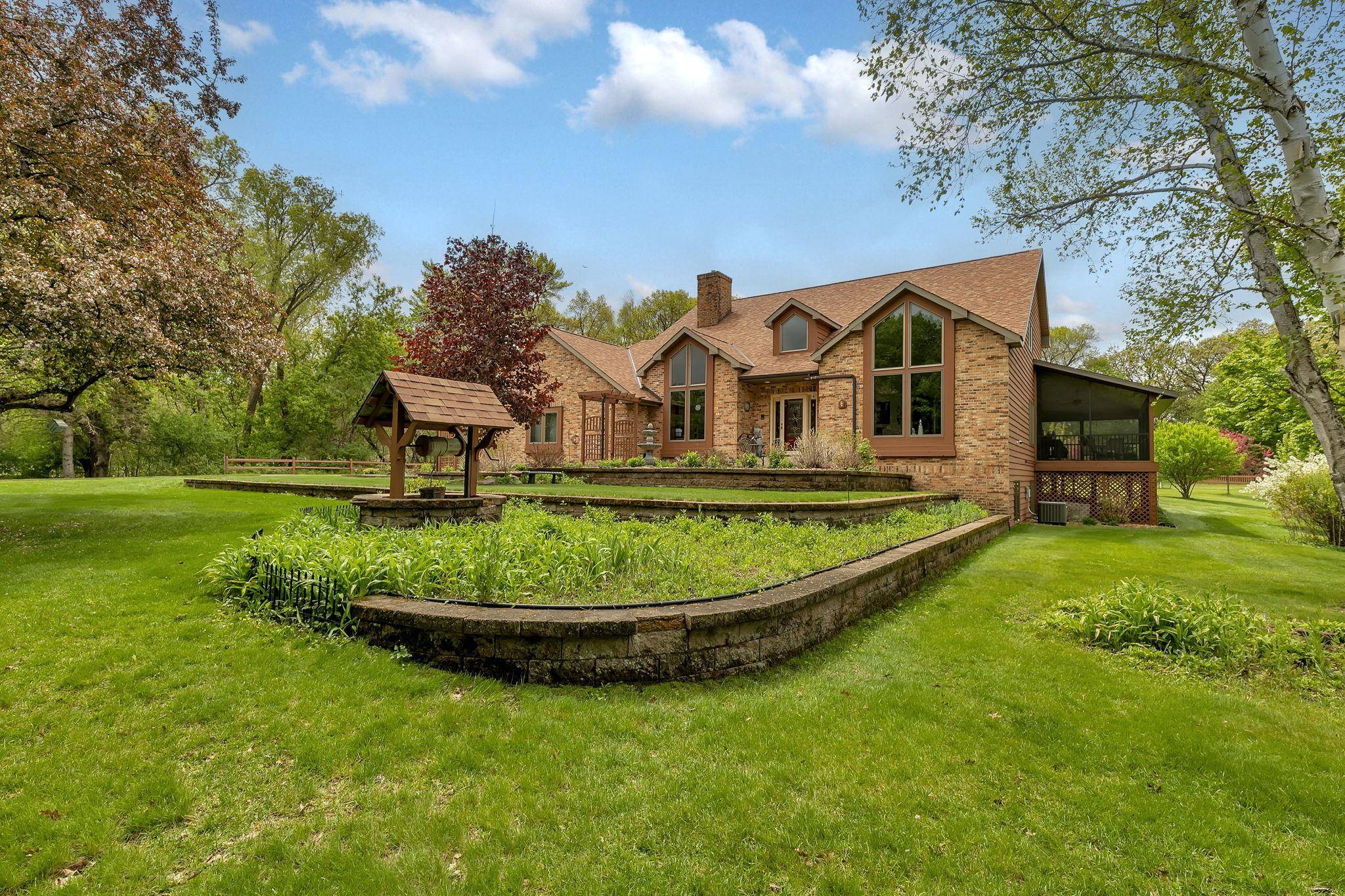 4457 Farmdale CIR, Saint Augusta, MN 56301