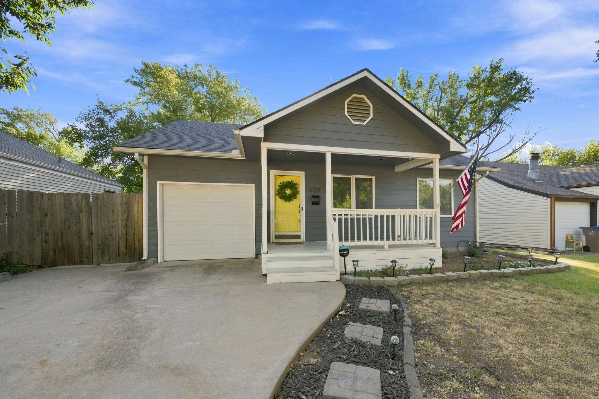 630 N PARKWOOD LN, Wichita, KS 67208
