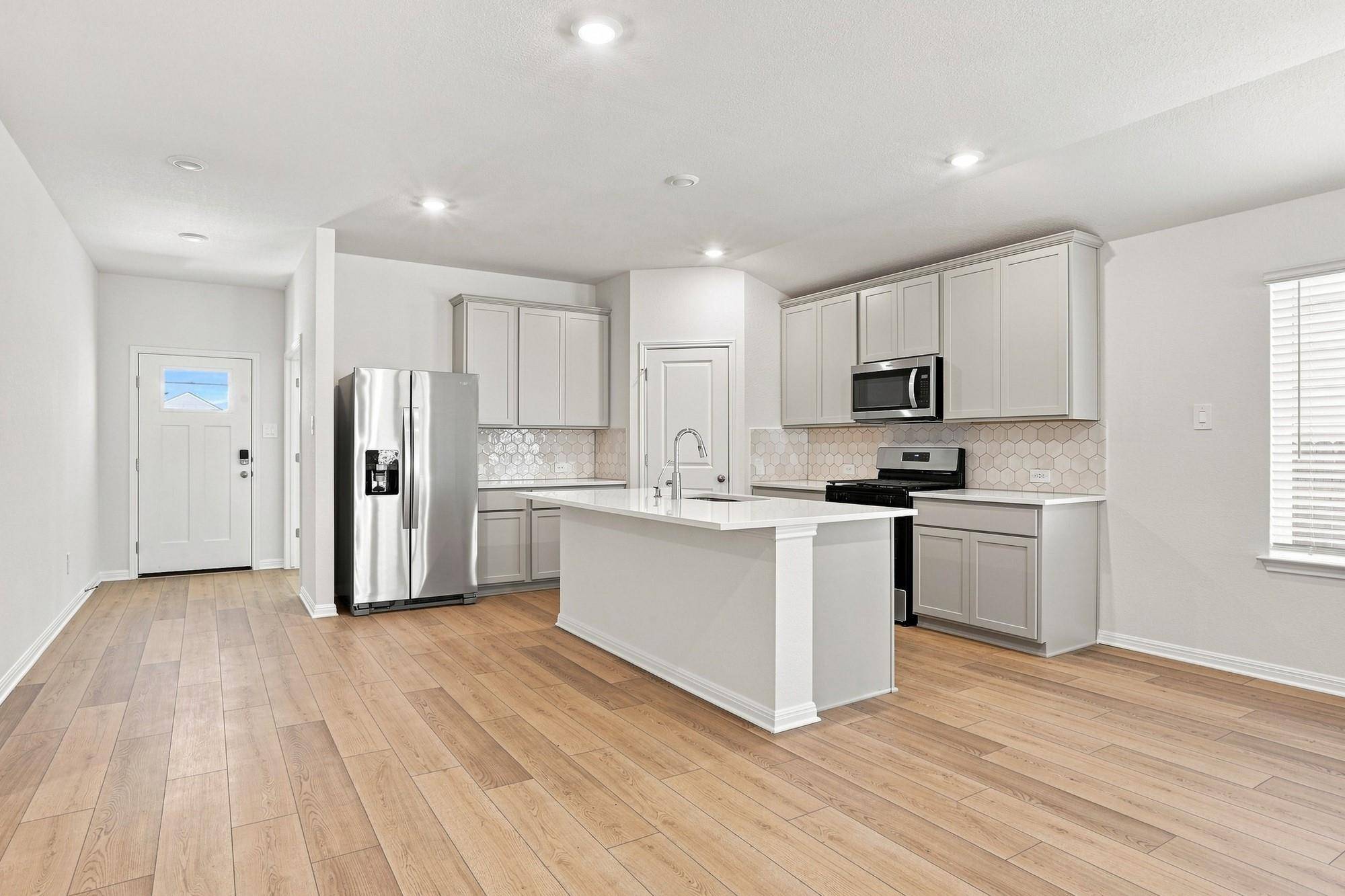 180 Coopers Hawk CRST, Cedar Creek, TX 78612