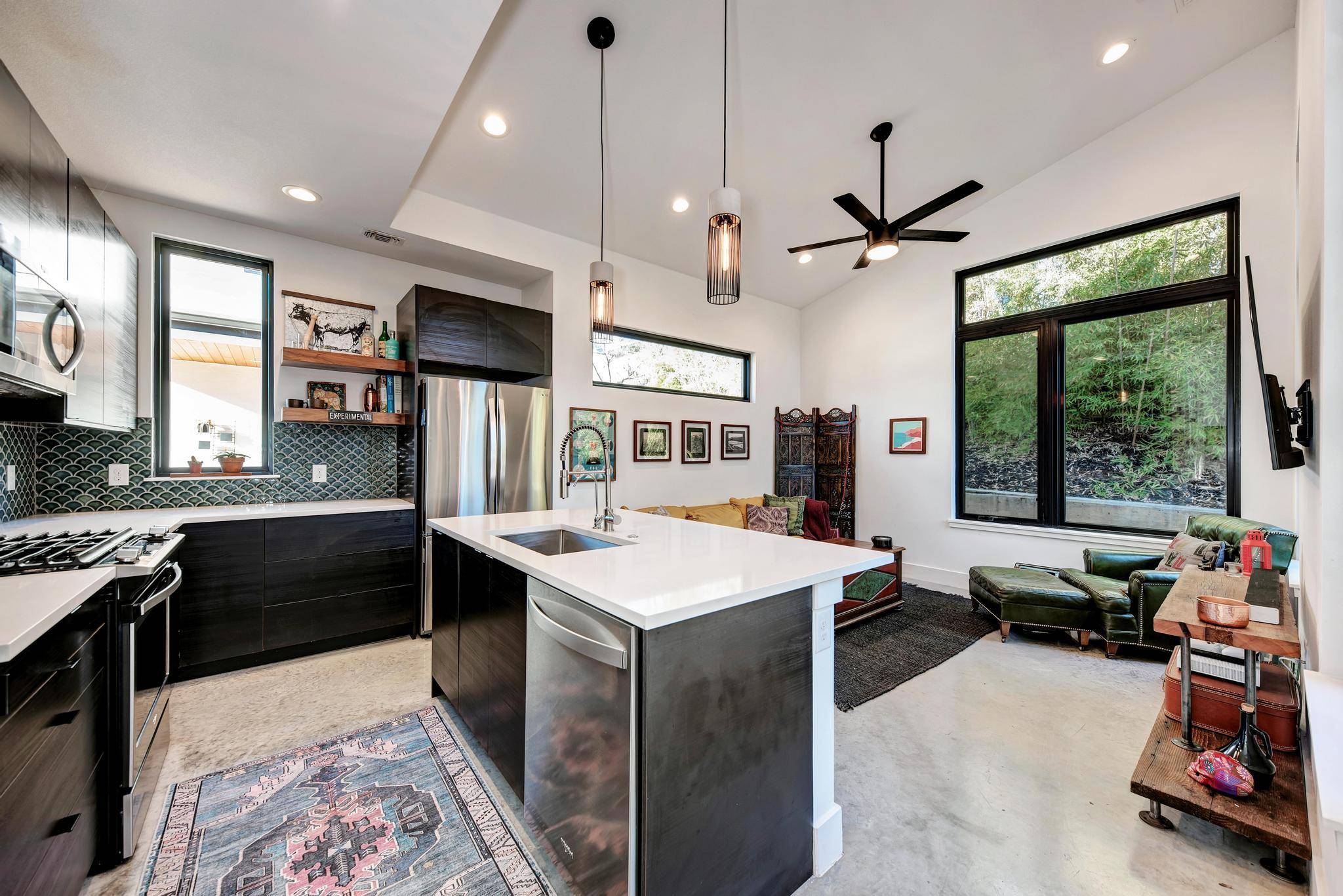 1205 Deloney ST #B, Austin, TX 78721