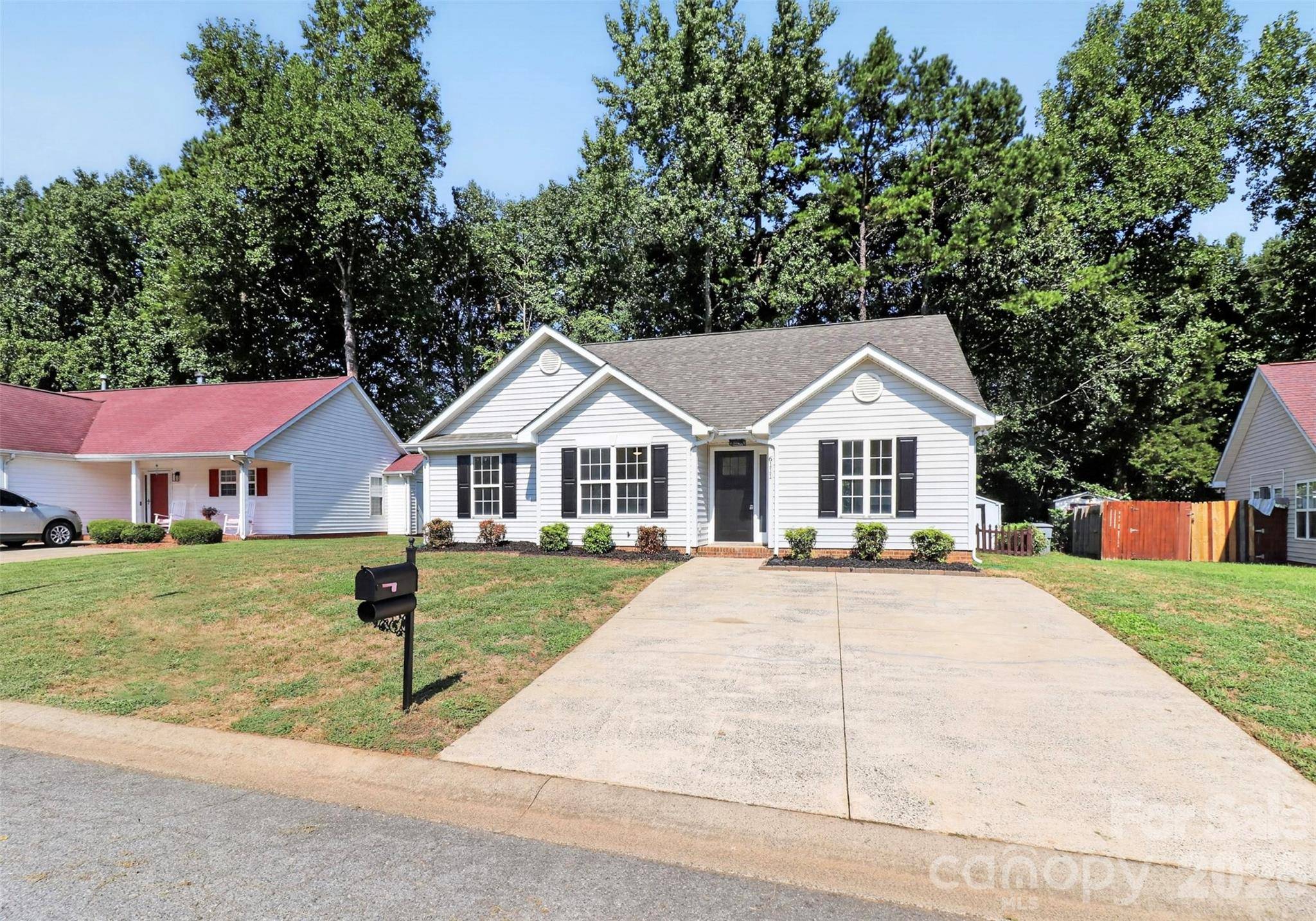 6111 Country Walk DR, Charlotte, NC 28212