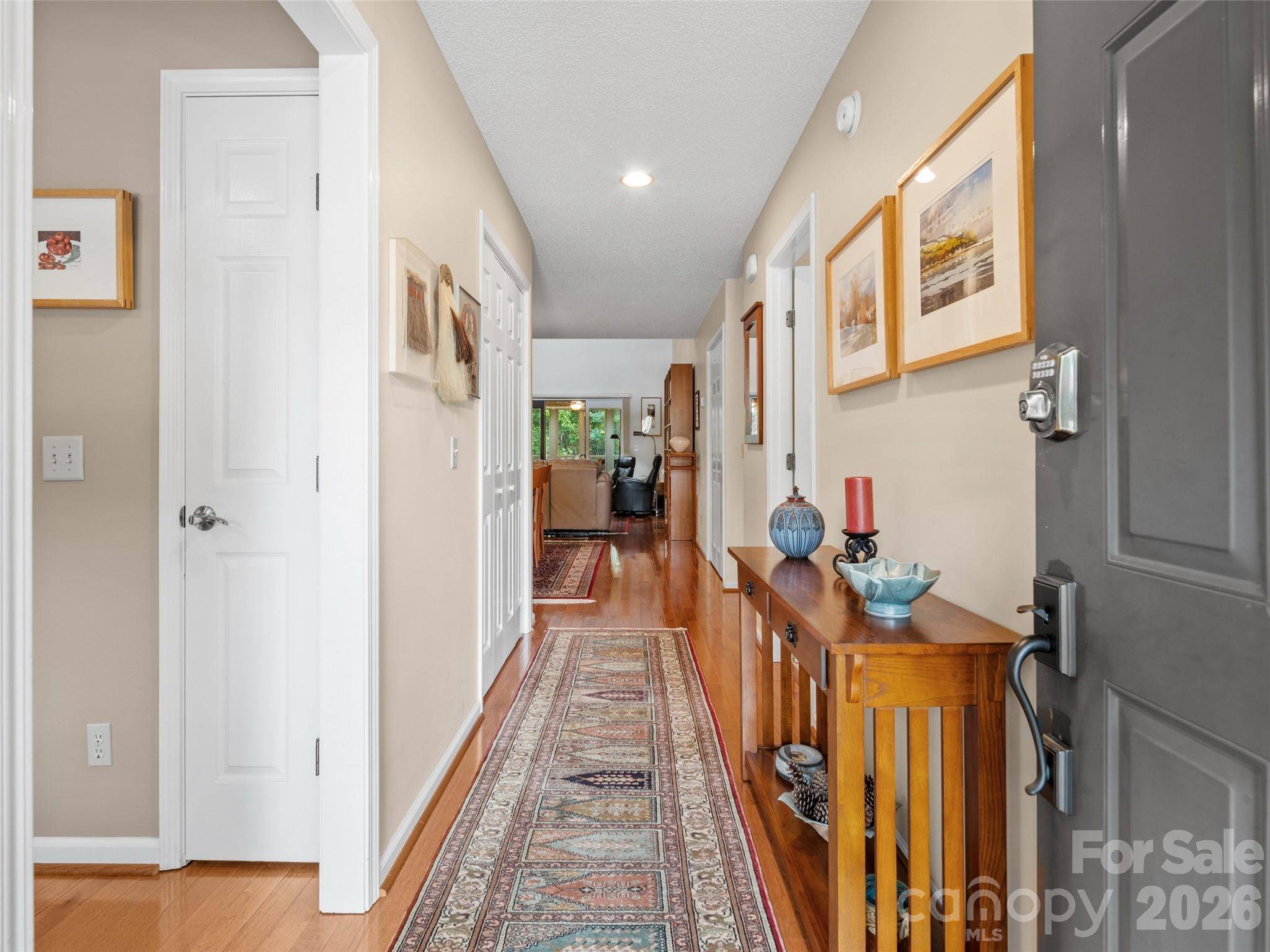 405 Red Oak DR, Hendersonville, NC 28791