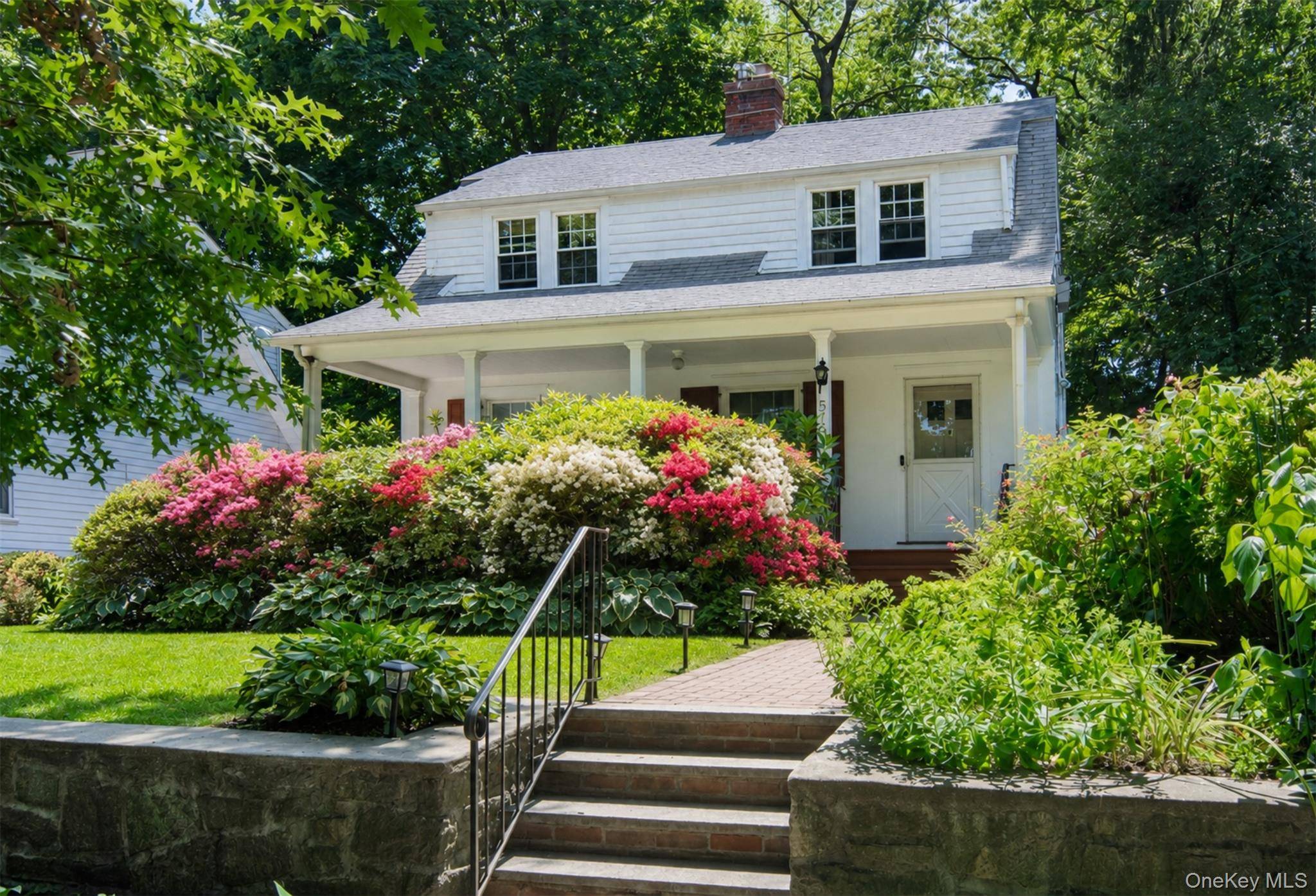 579 Manor LN, Pelham, NY 10803