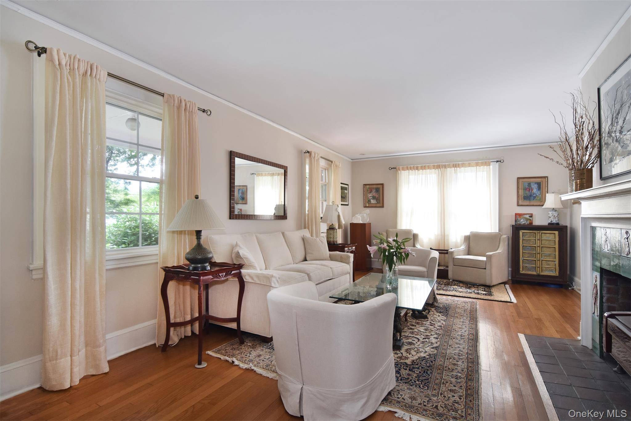 579 Manor LN, Pelham, NY 10803