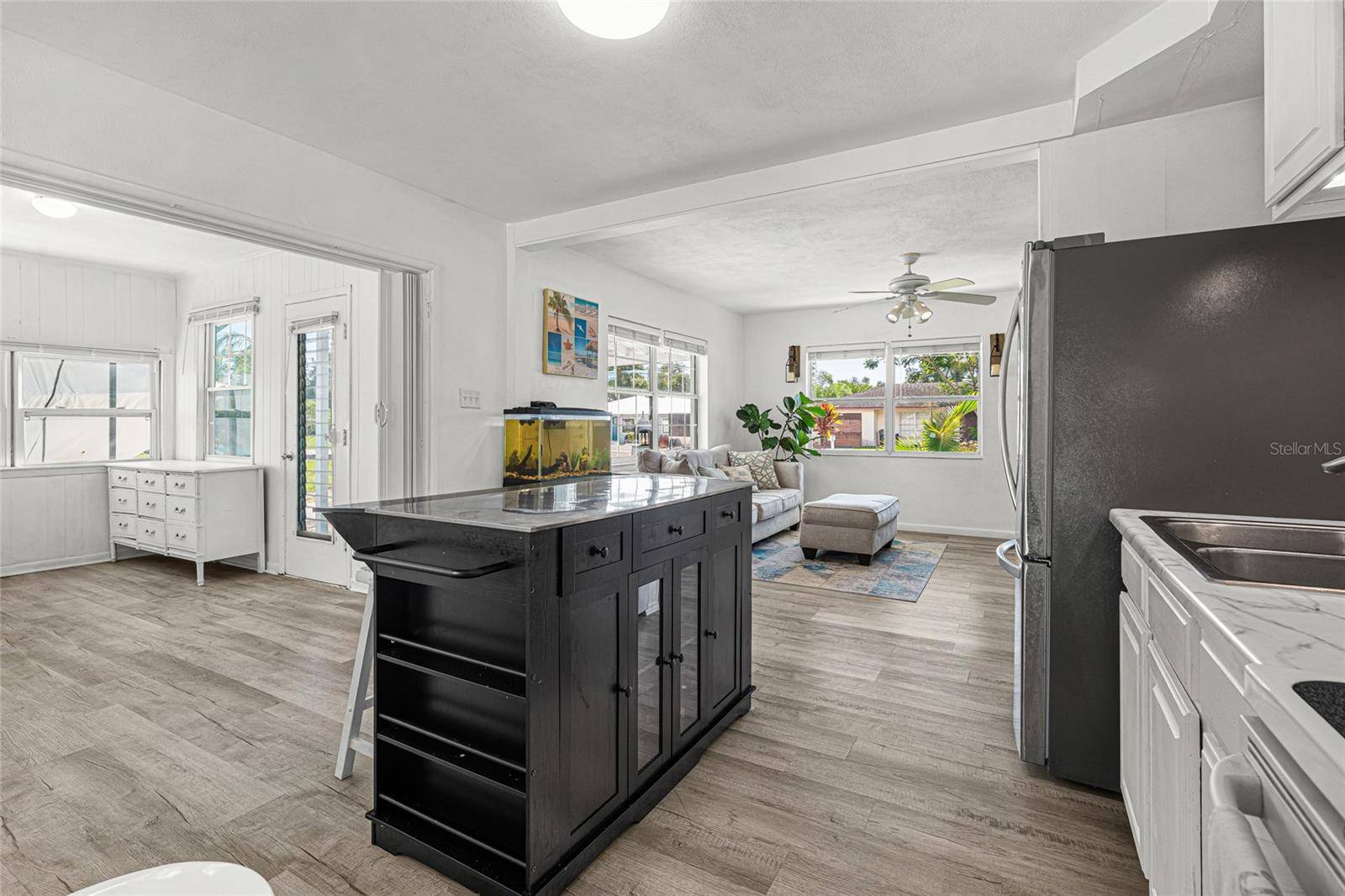 4519 BROOKSDALE DR, Sarasota, FL 34232