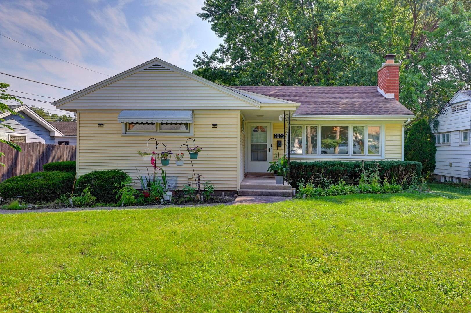 2023 Cedar ST, Des Plaines, IL 60018