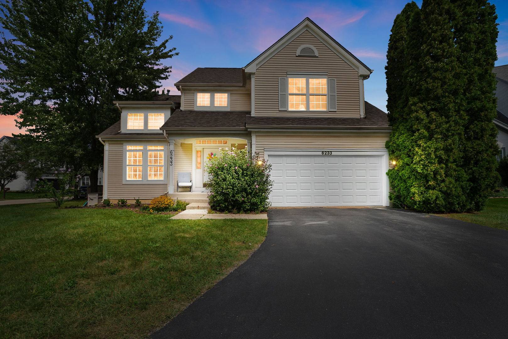 6233 Formoor LN, Gurnee, IL 60031