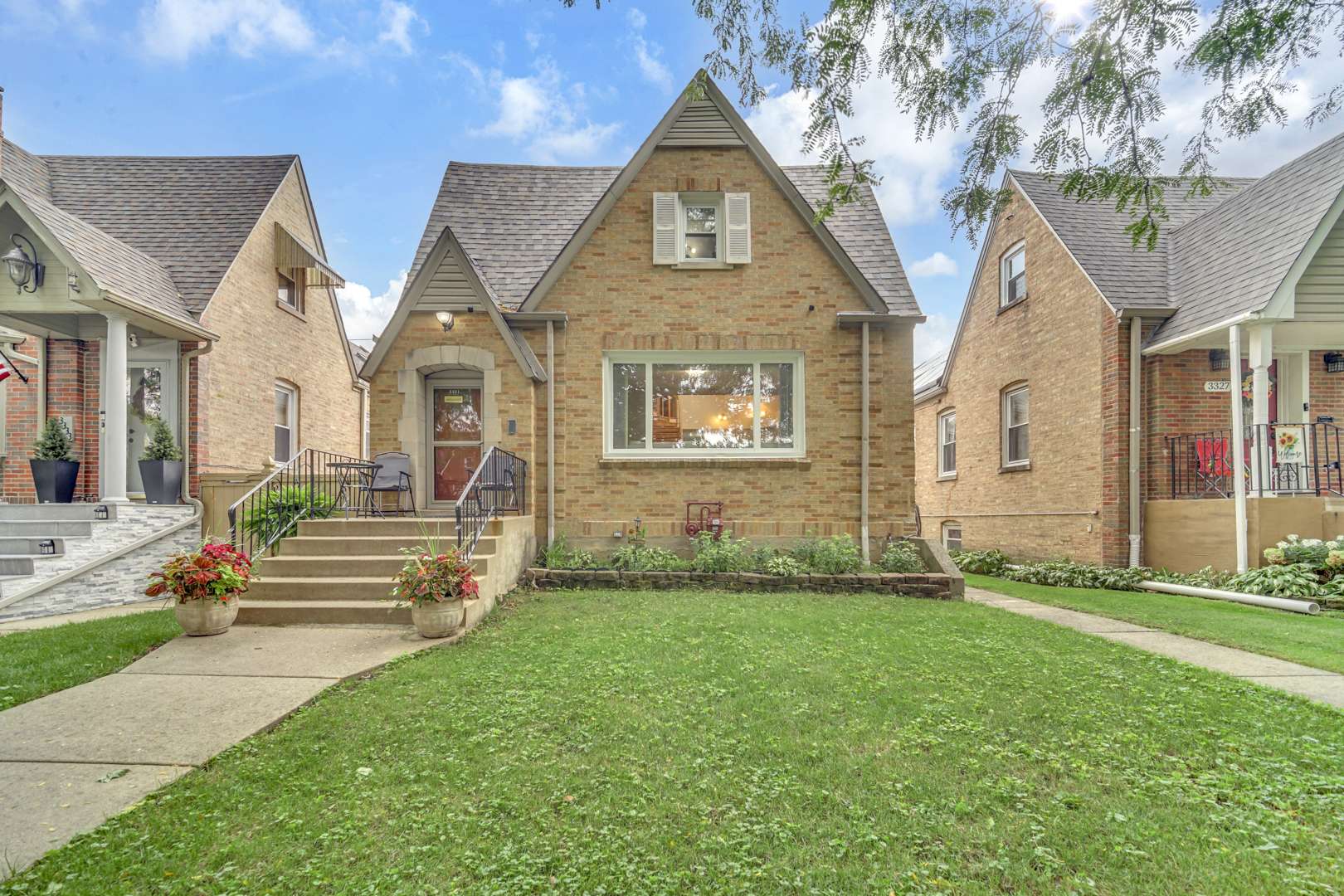 3331 N Rutherford AVE, Chicago, IL 60634