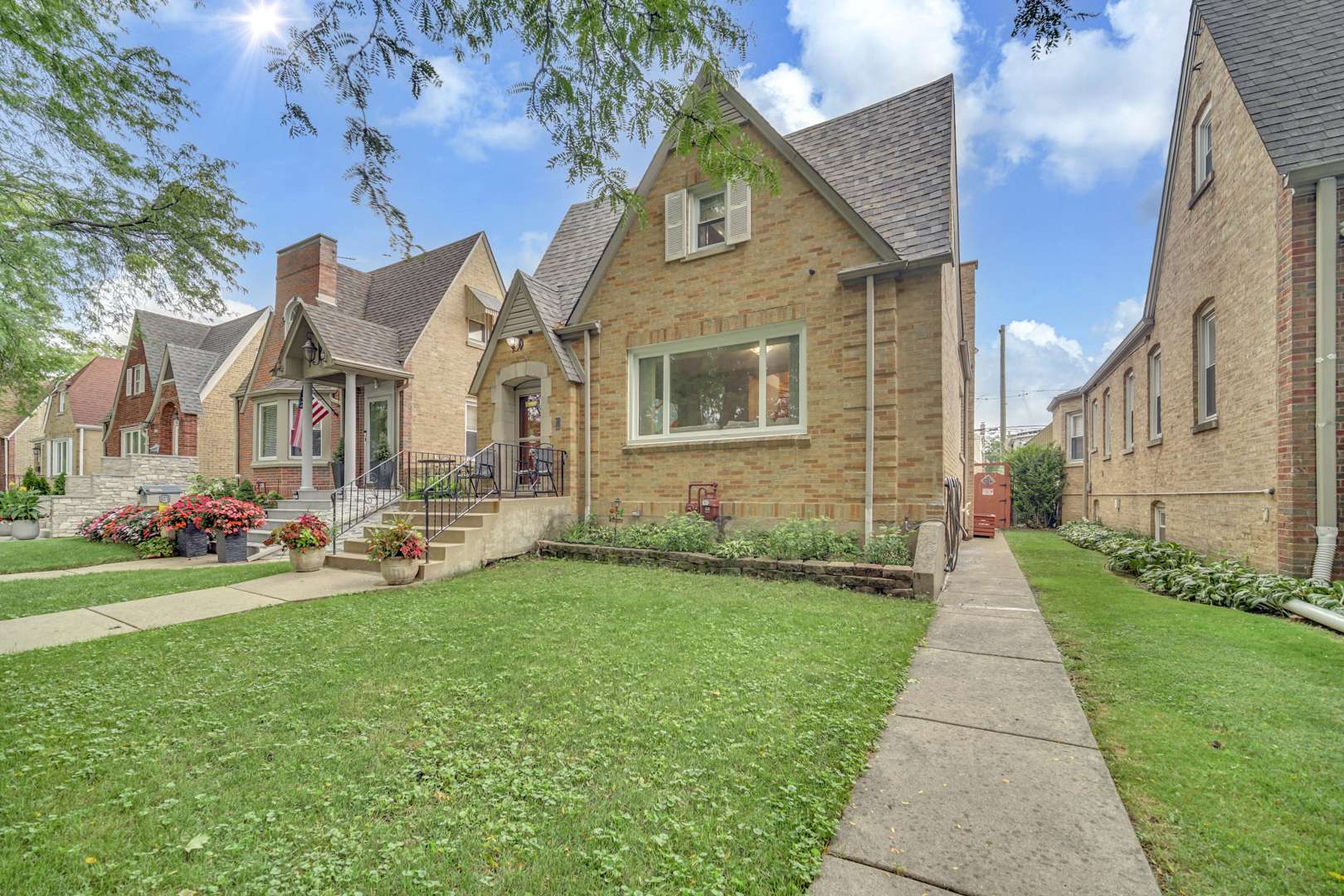 3331 N Rutherford AVE, Chicago, IL 60634
