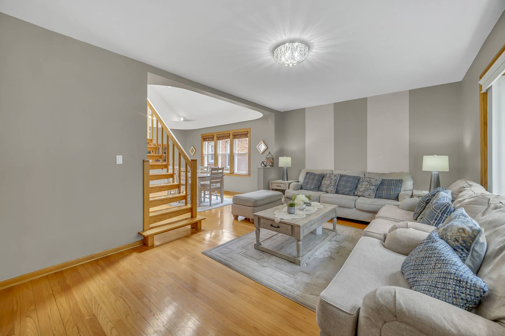 3331 N Rutherford AVE, Chicago, IL 60634