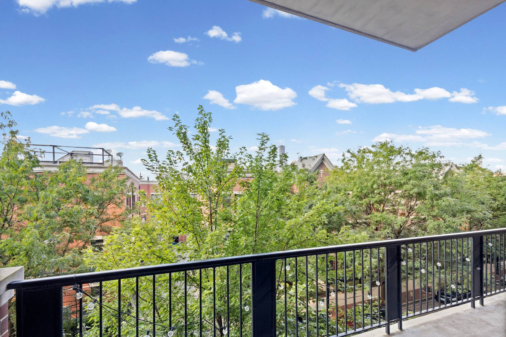 833 W 15th PL #303, Chicago, IL 60608