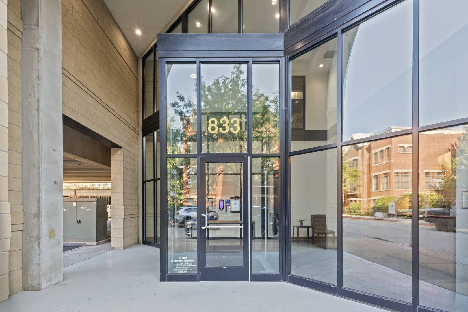 833 W 15th PL #303, Chicago, IL 60608