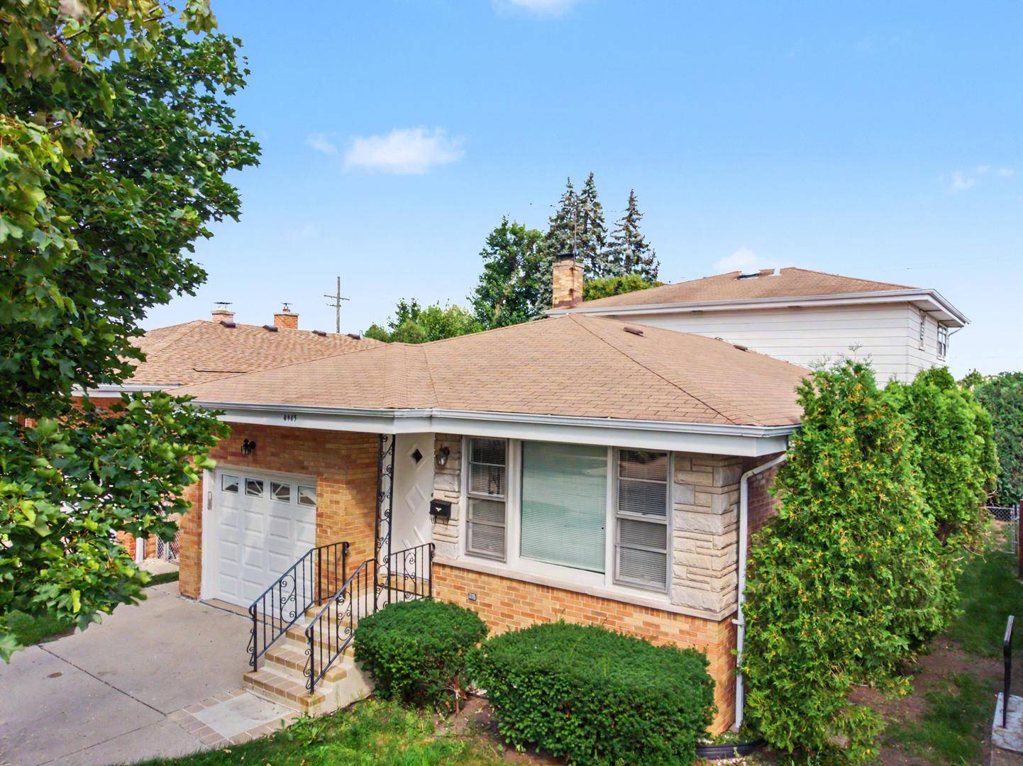 4945 N Neva AVE, Chicago, IL 60656
