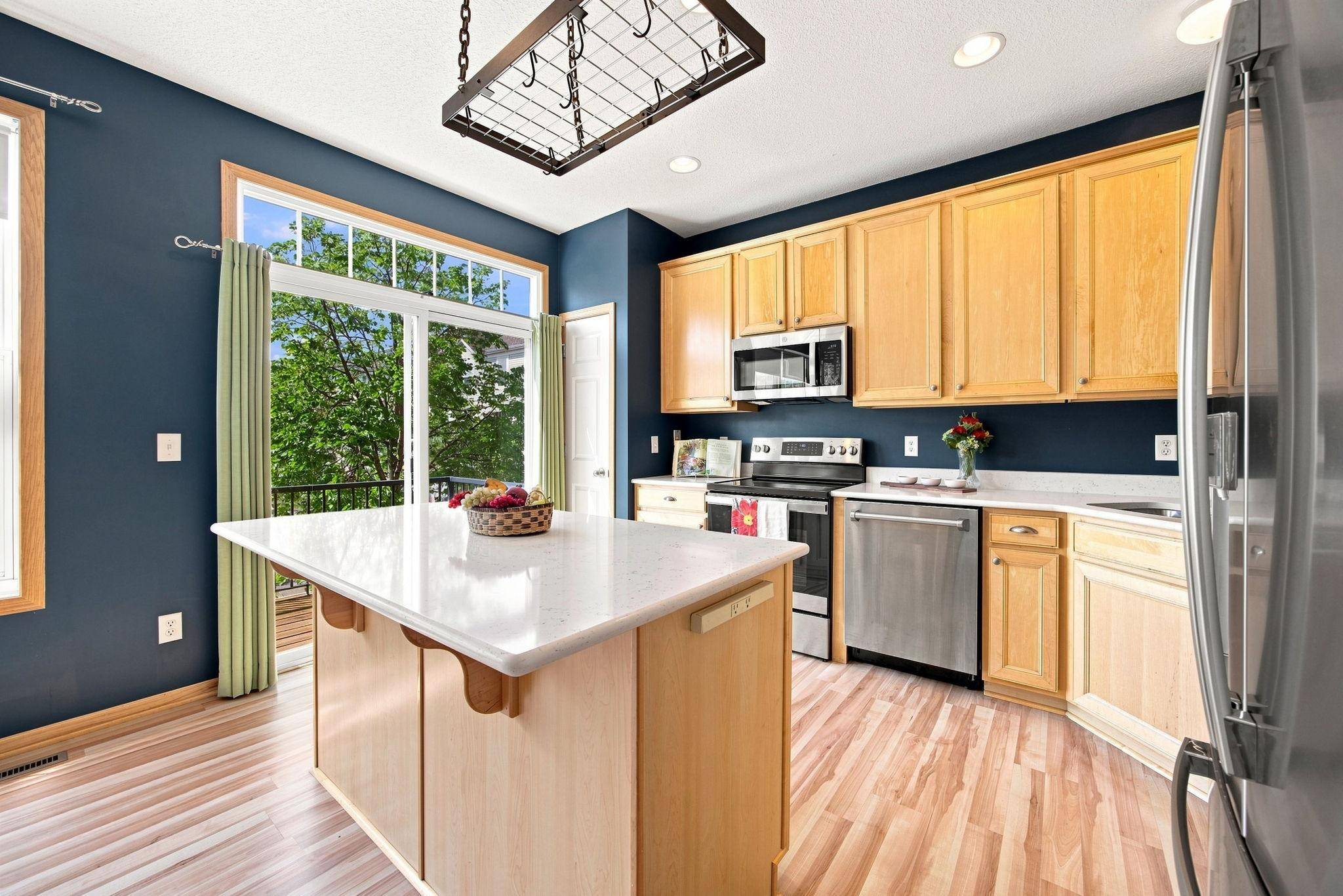 560 Huset Pkwy NE, Columbia Heights, MN 55421