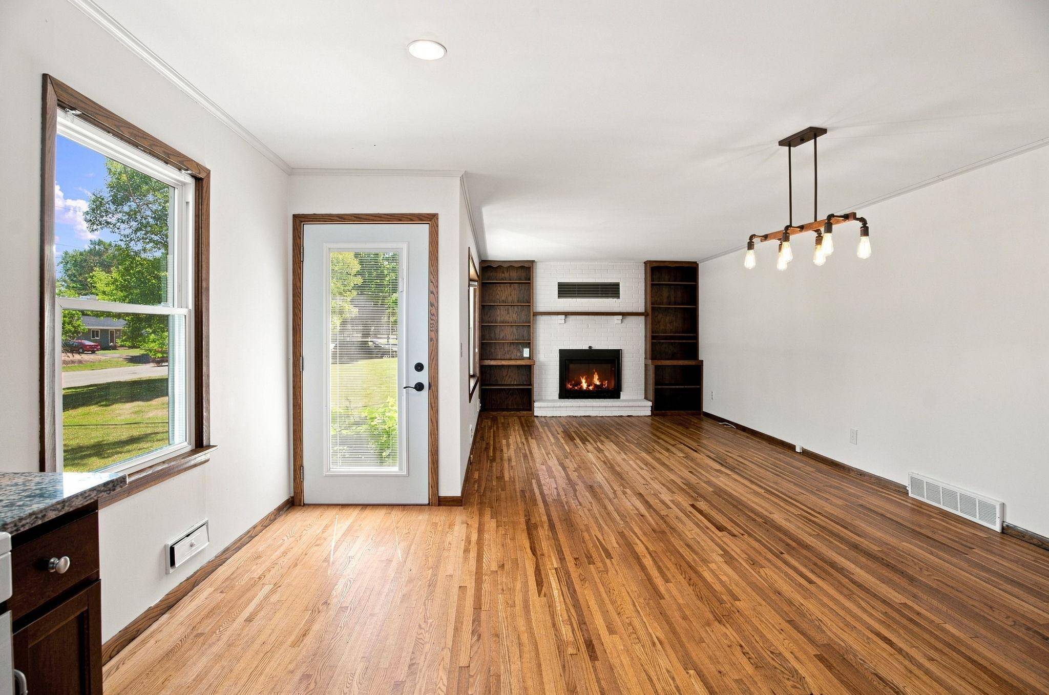 125 Hackberry HL, Orono, MN 55356