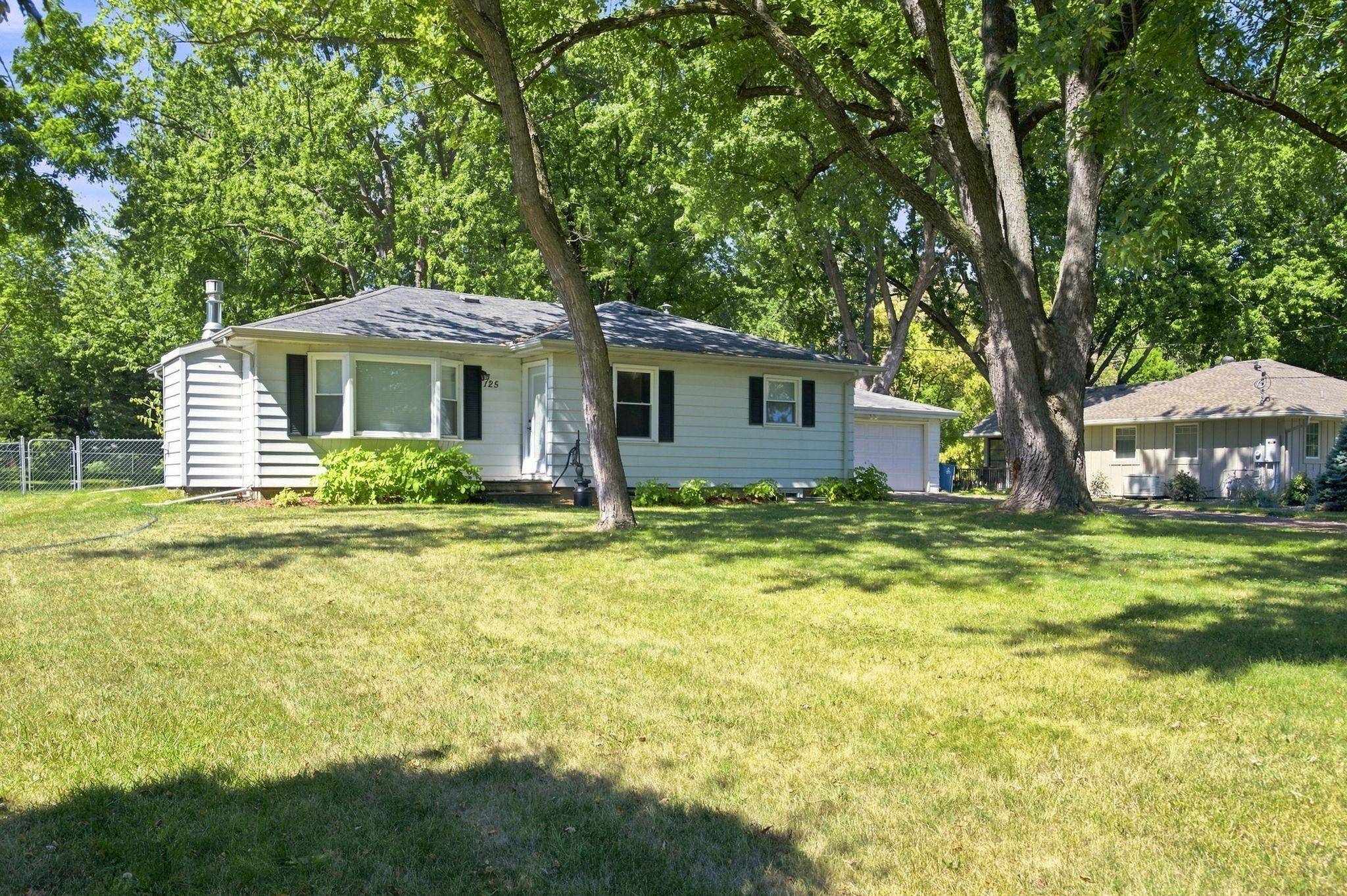 125 Hackberry HL, Orono, MN 55356