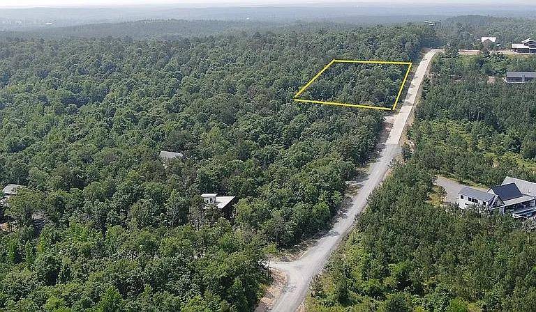 622 Woodland Bluff TRL, Broken Bow, OK 74728