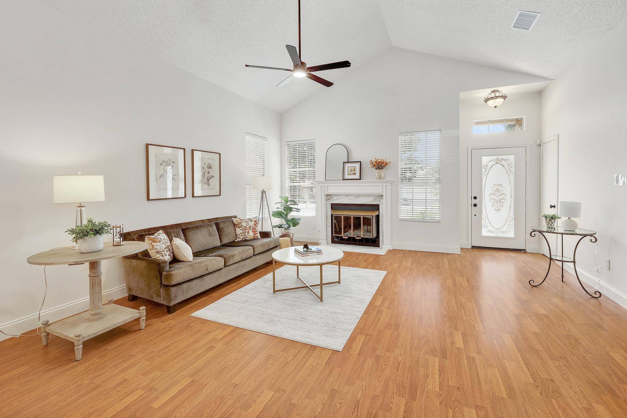 2012 Castle View DR, Austin, TX 78728