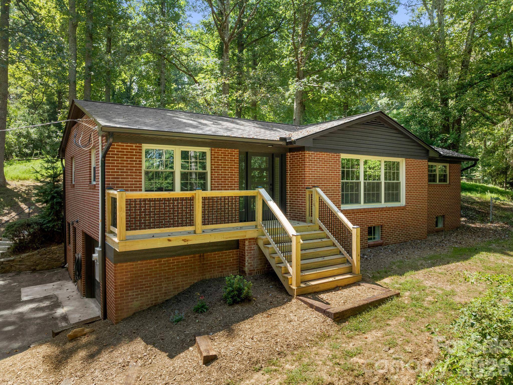 340 School RD, Asheville, NC 28806
