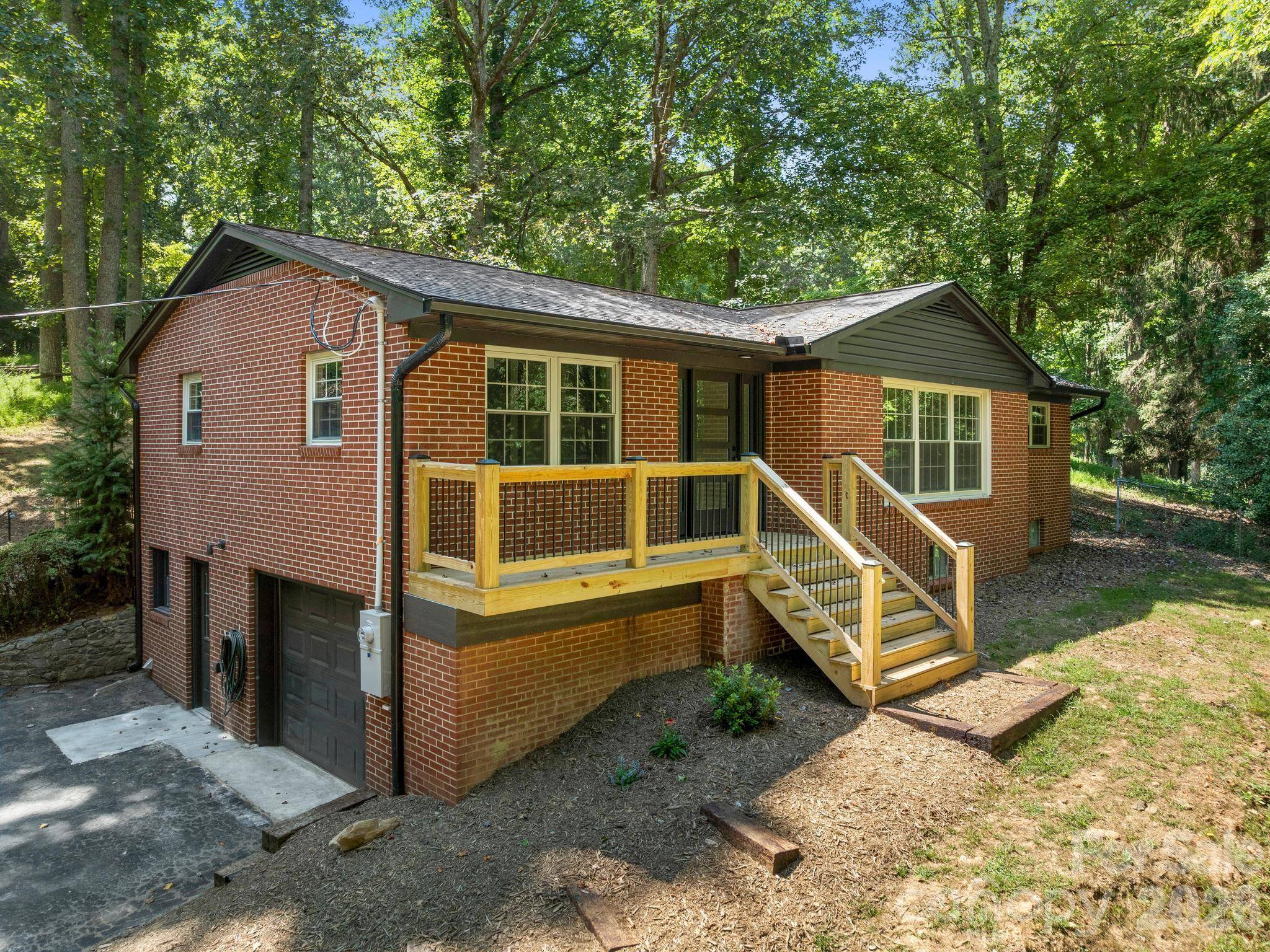 340 School RD, Asheville, NC 28806