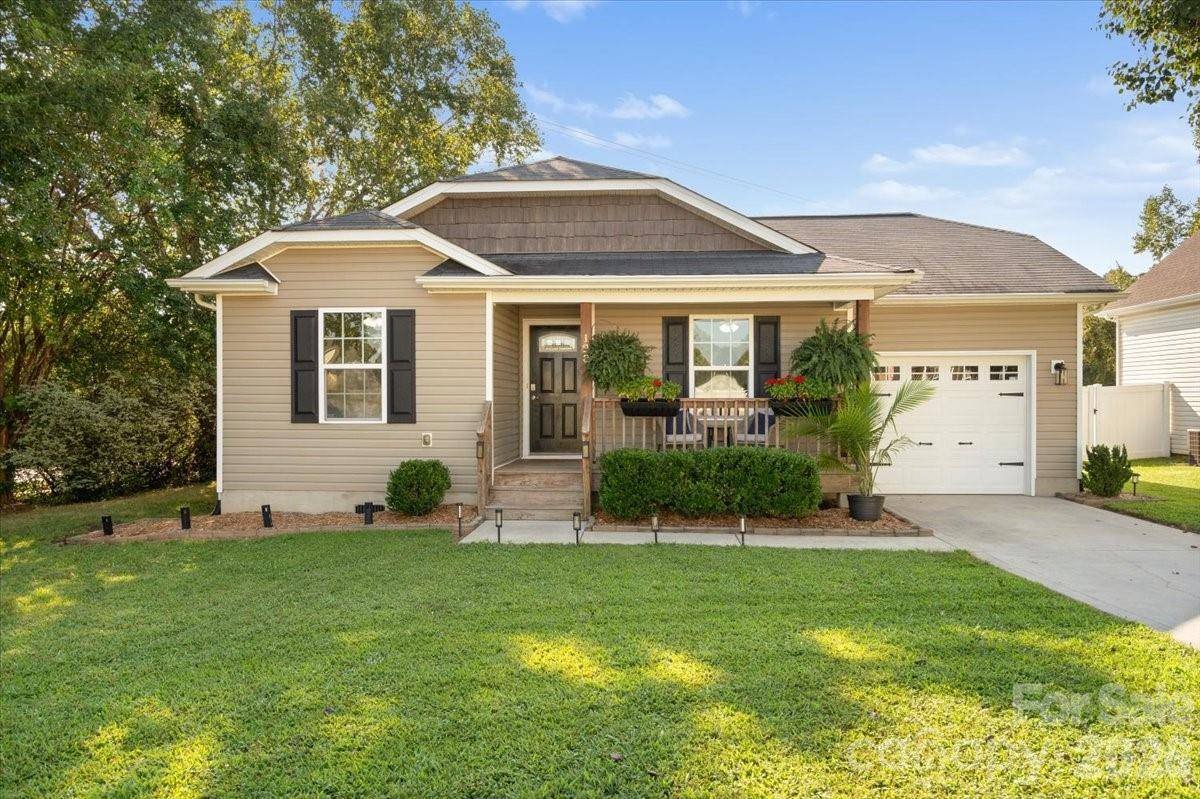128 Mallory Tai DR, Lincolnton, NC 28092