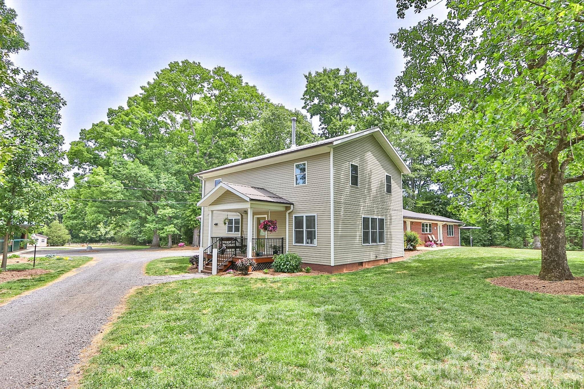 4844 Saint Paul Church RD, Hamptonville, NC 27020