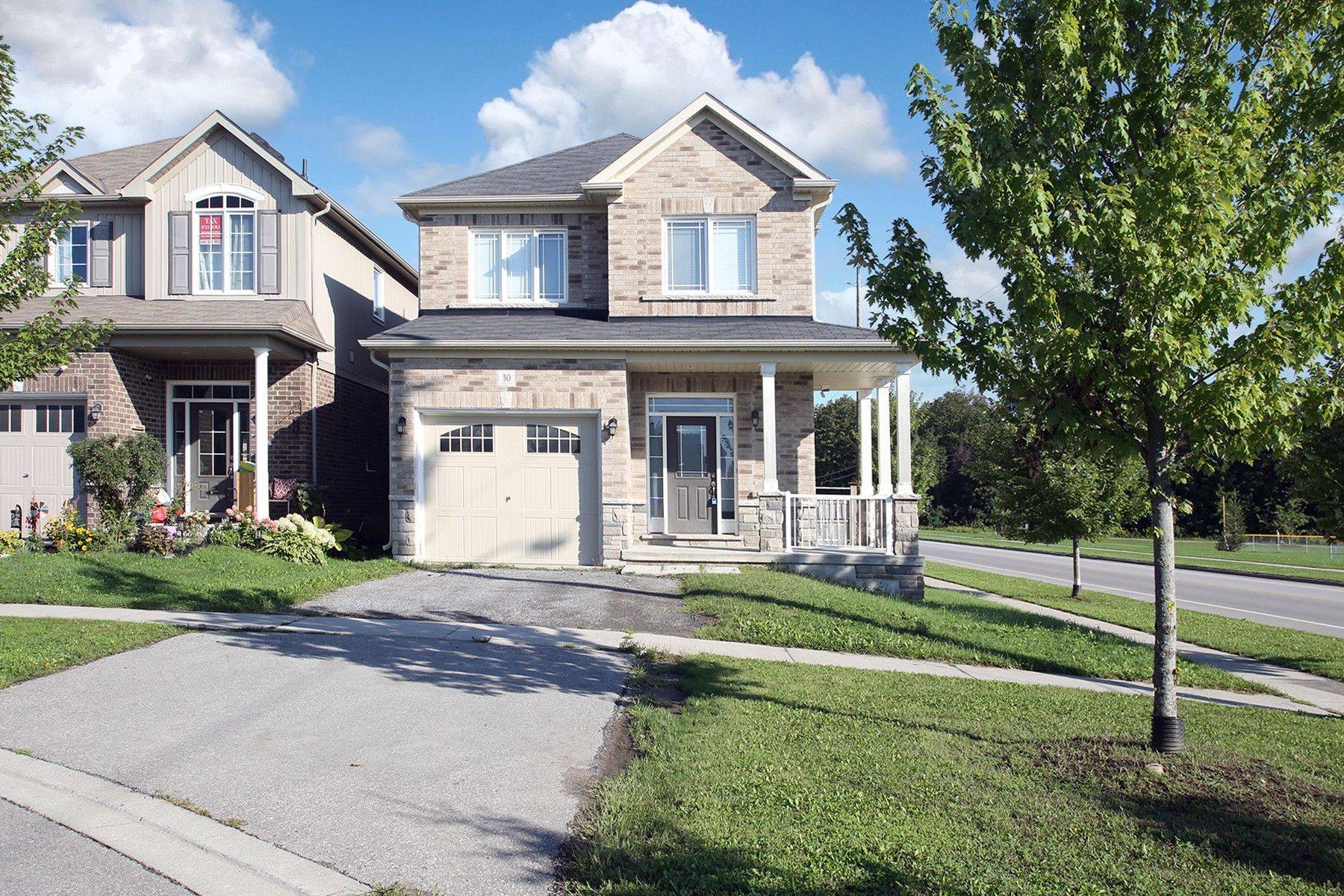 30 Moses CRES, Clarington, ON L1C 0T7