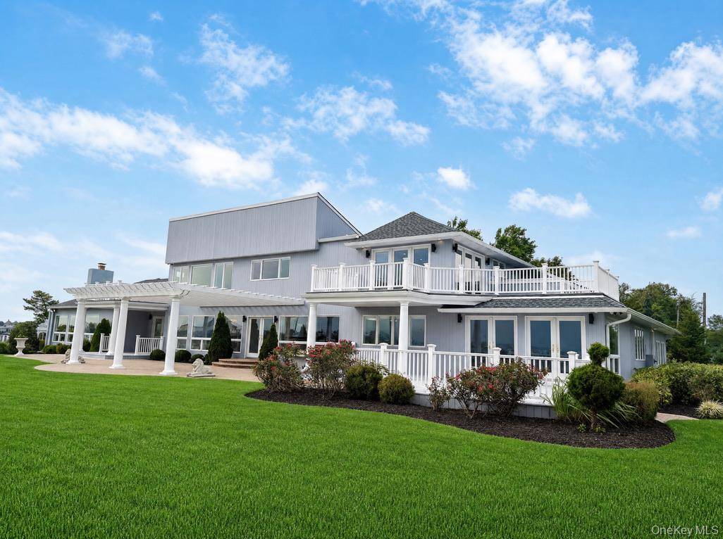 170 S Penataquit AVE, Bay Shore, NY 11706