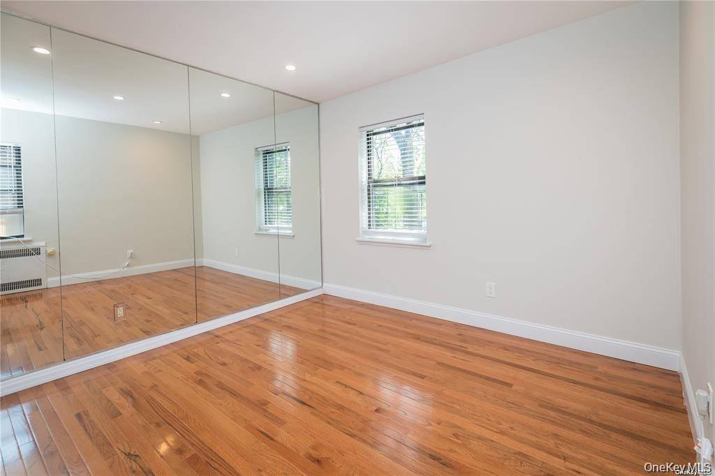 7 Bond ST #3B, Great Neck, NY 11021