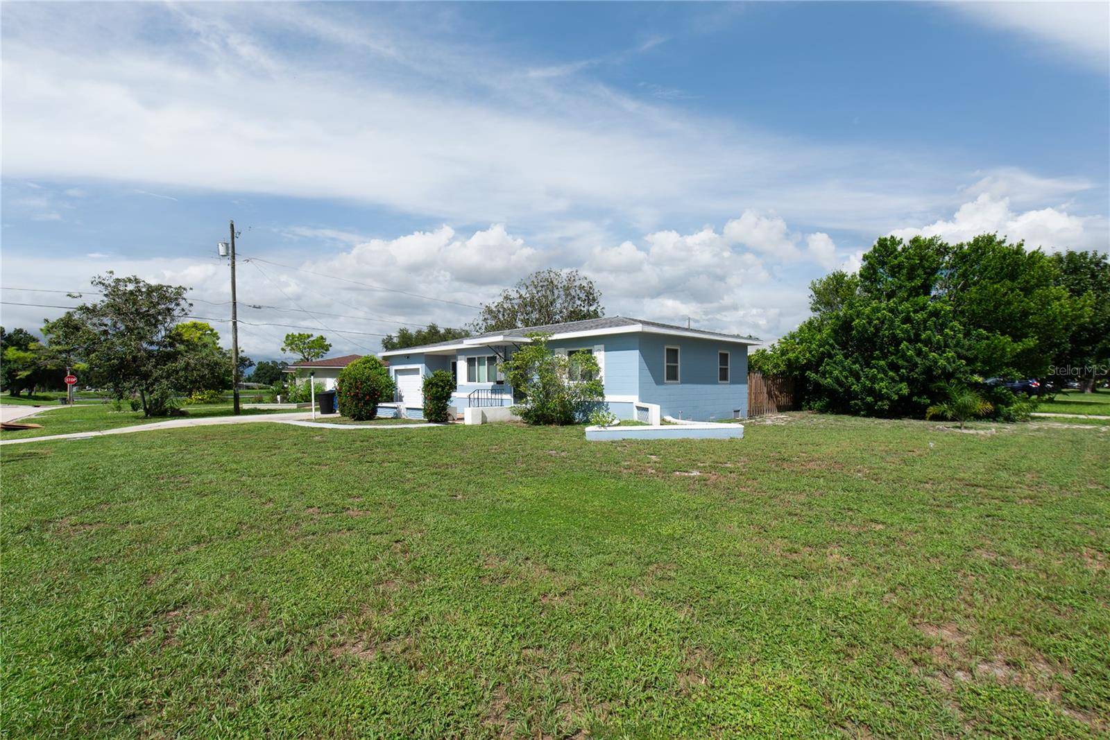 2501 LESLEE LAKE DR N, St Petersburg, FL 33713
