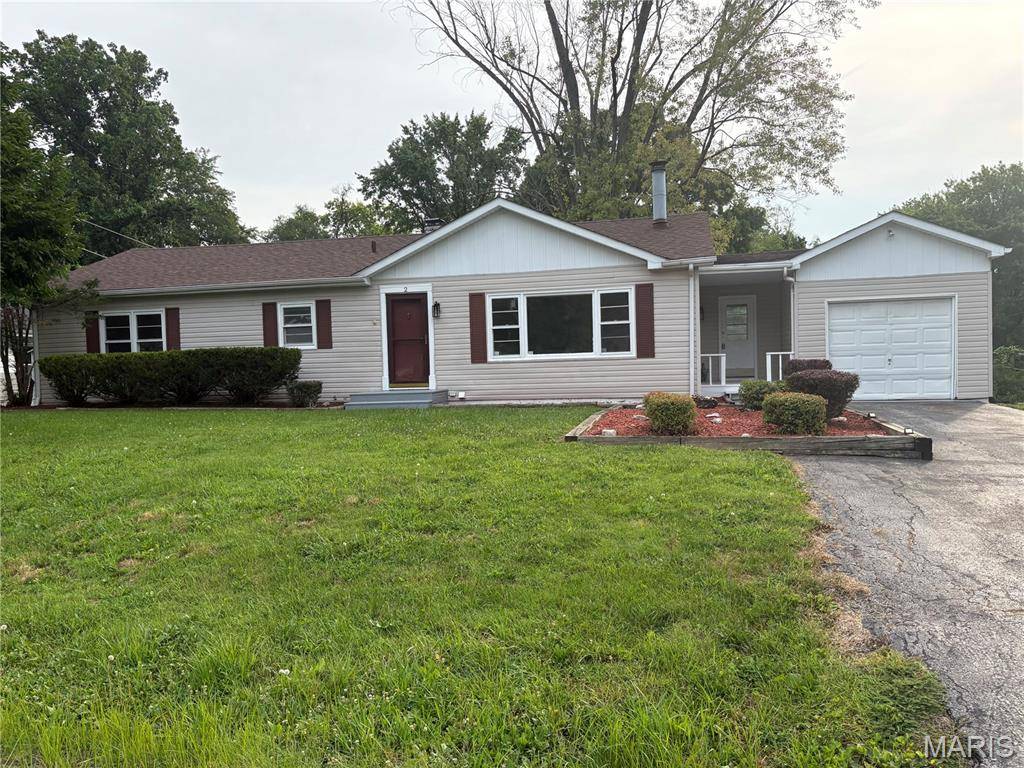 2 Junior DR, Belleville, IL 62223