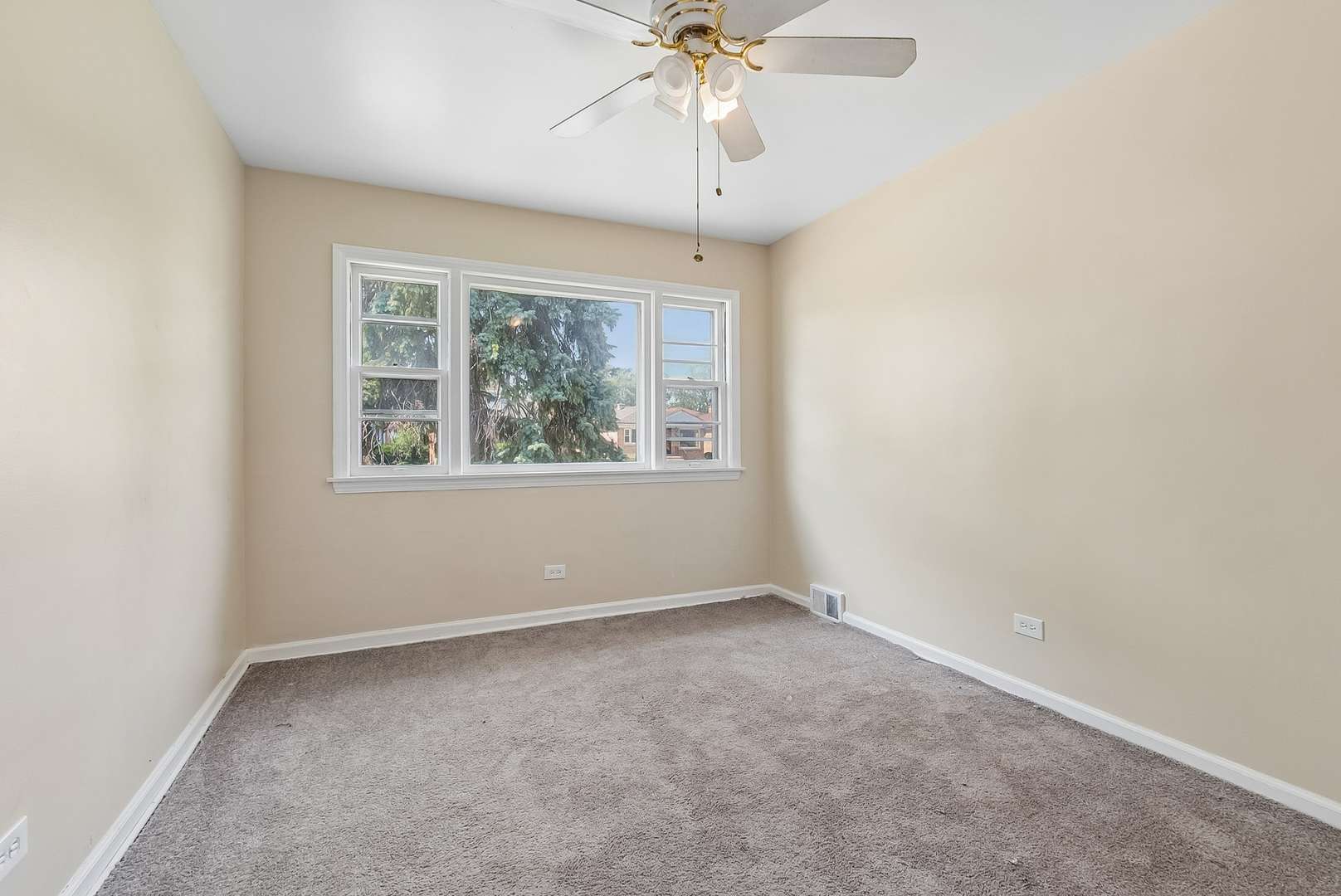 1029 Eastern AVE, Bellwood, IL 60104