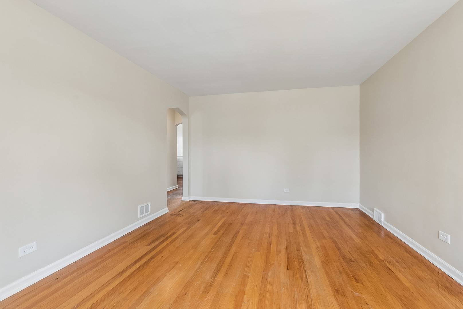 1029 Eastern AVE, Bellwood, IL 60104