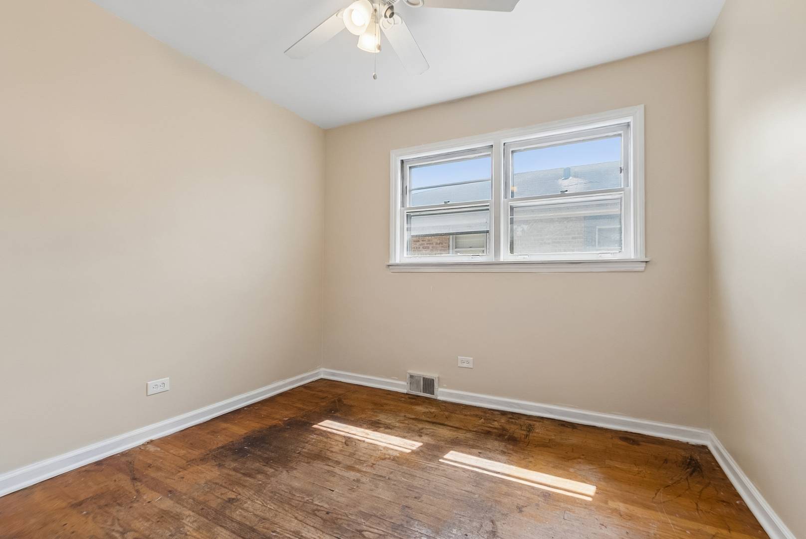 1029 Eastern AVE, Bellwood, IL 60104
