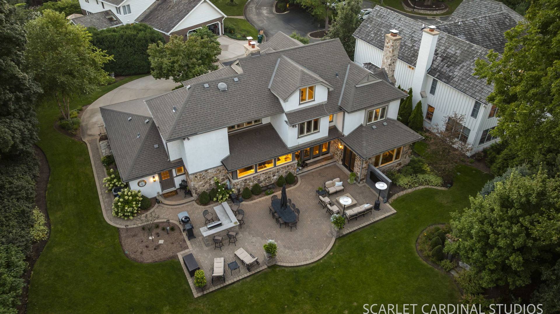 2S037 Country Club LN, Wheaton, IL 60189
