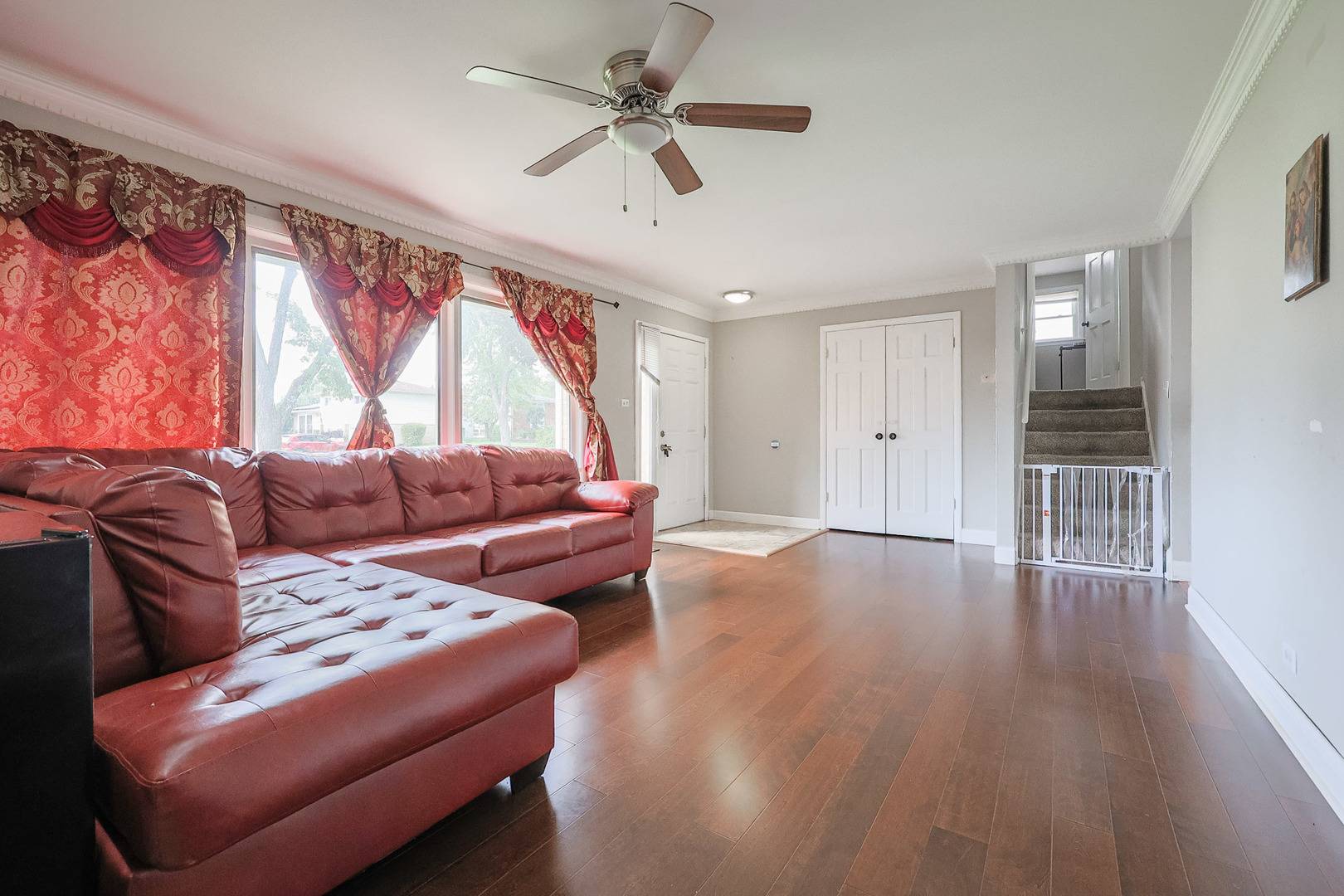 158 W Bradley ST, Des Plaines, IL 60016