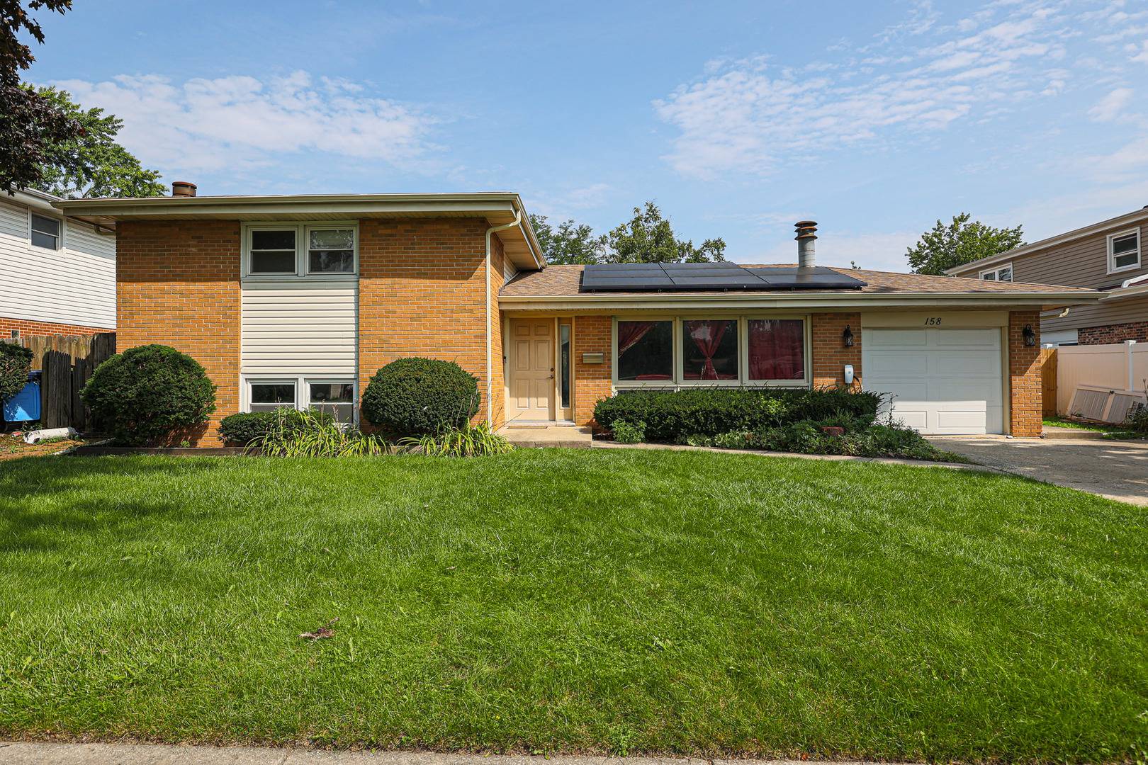 158 W Bradley ST, Des Plaines, IL 60016