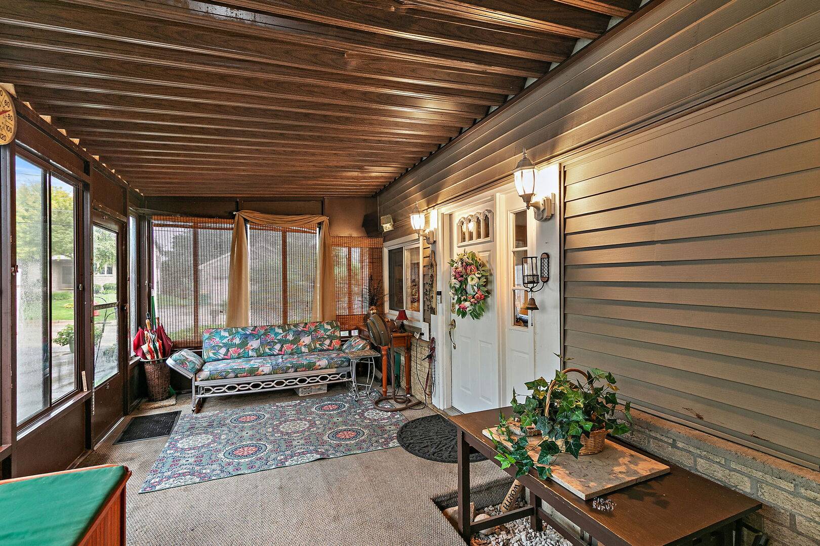 38 Elm AVE, Fox Lake, IL 60020