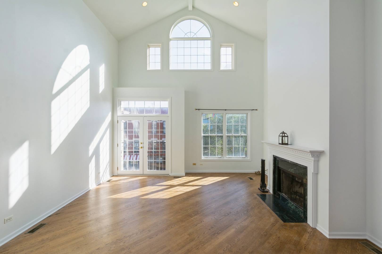 3052 N SHEFFIELD AVE #3, Chicago, IL 60657