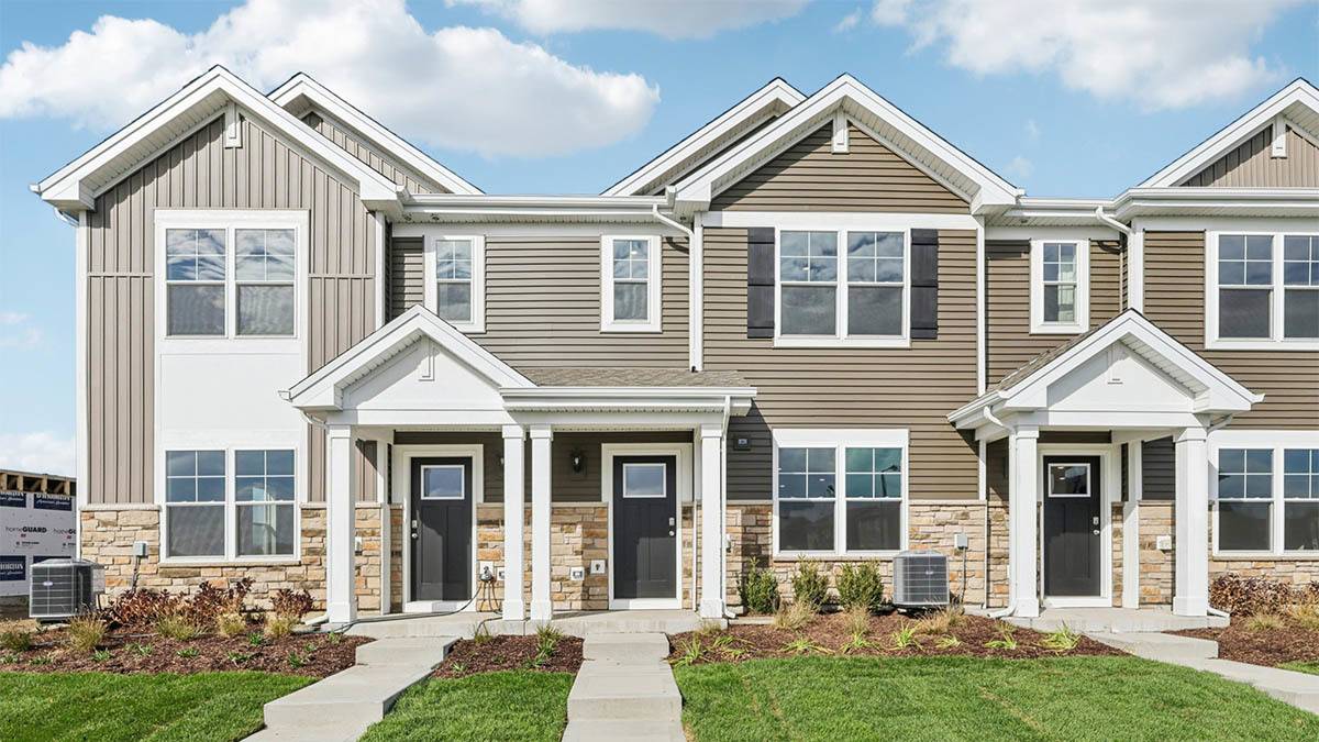 3215 Matlock DR, Yorkville, IL 60560
