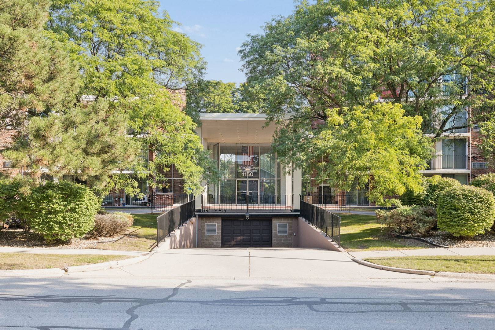 1150 E Jackson ST #2D, Lombard, IL 60148