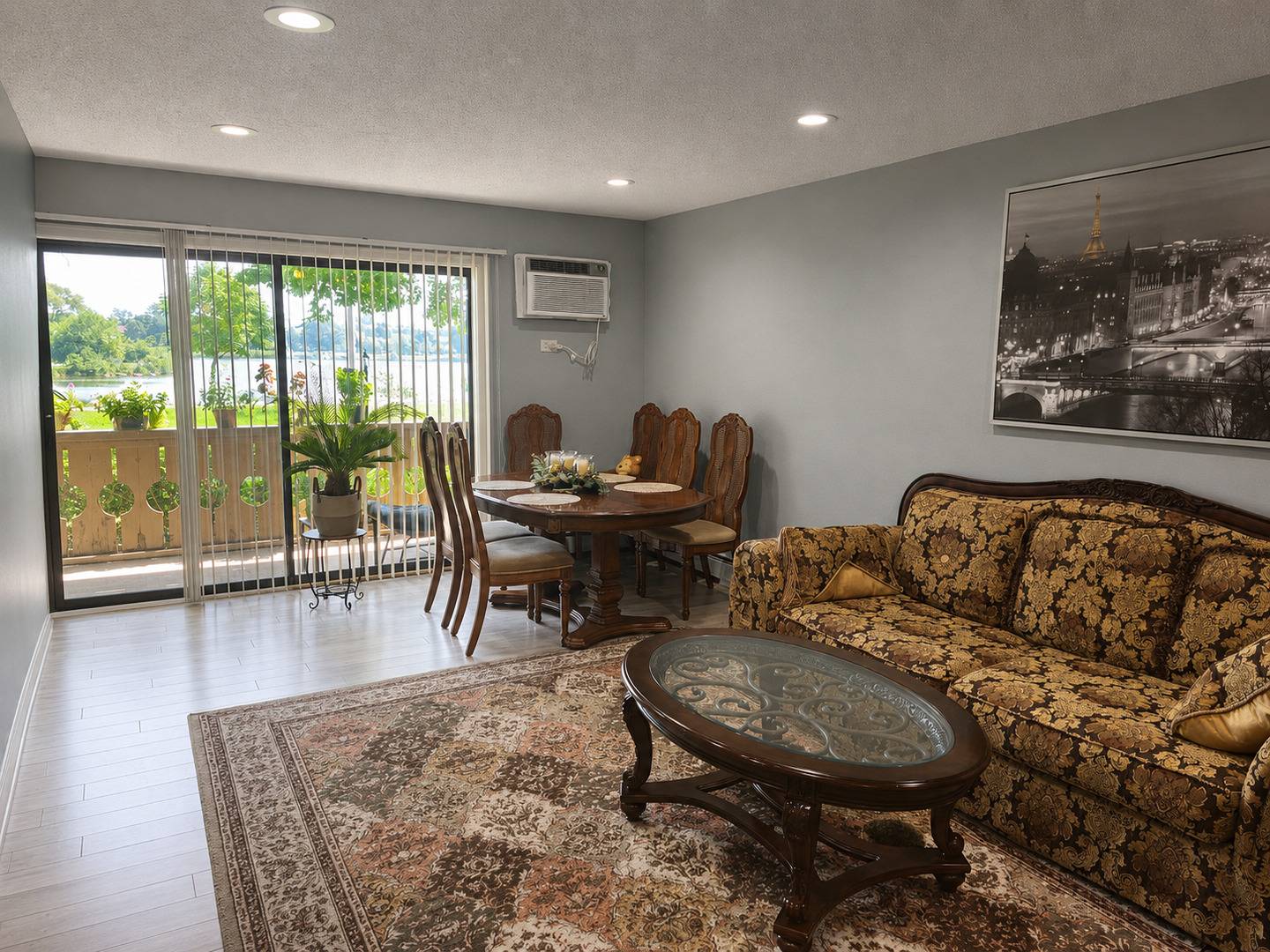 4 Parkside CT #3, Vernon Hills, IL 60061