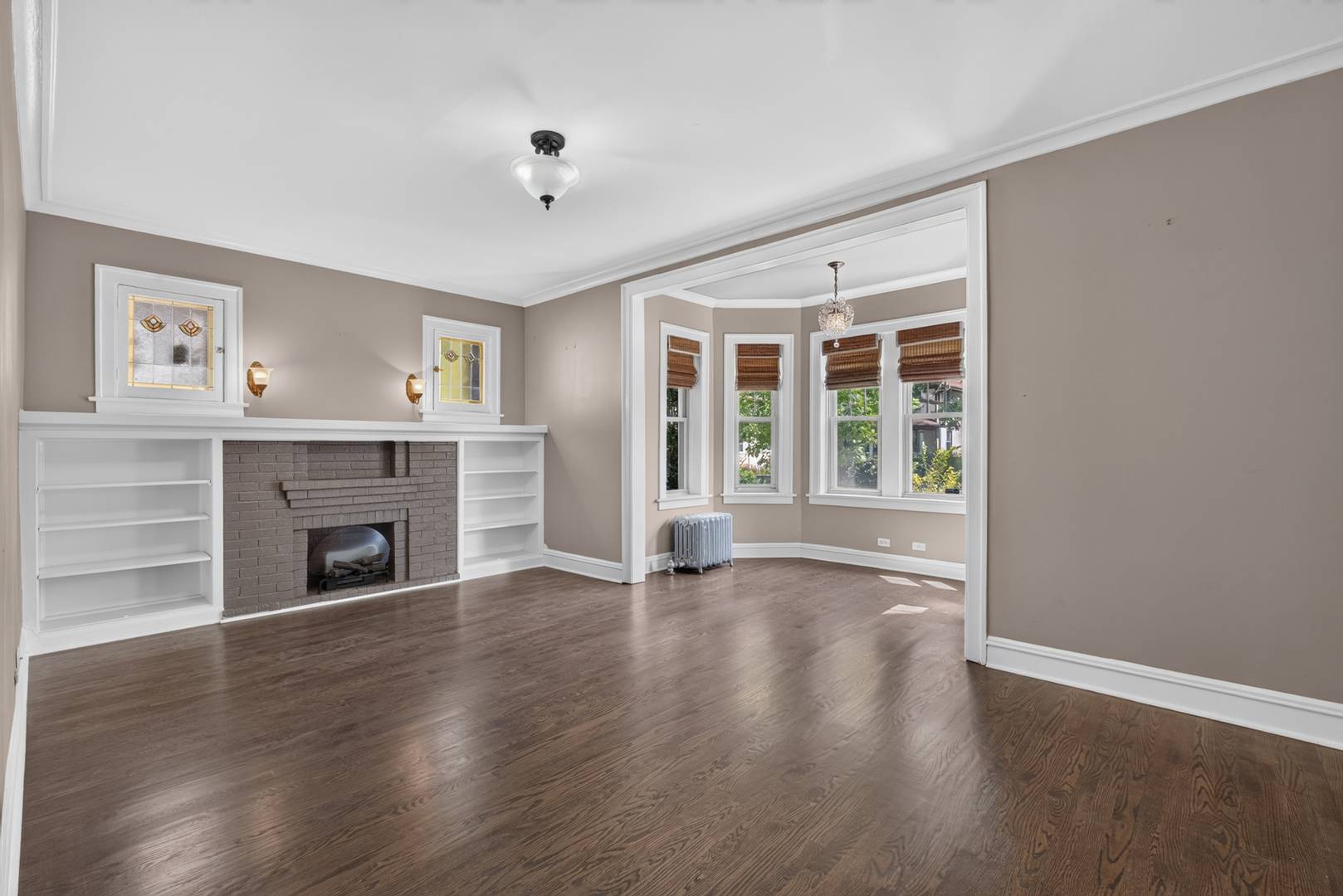 845 S Humphrey AVE #1, Oak Park, IL 60304