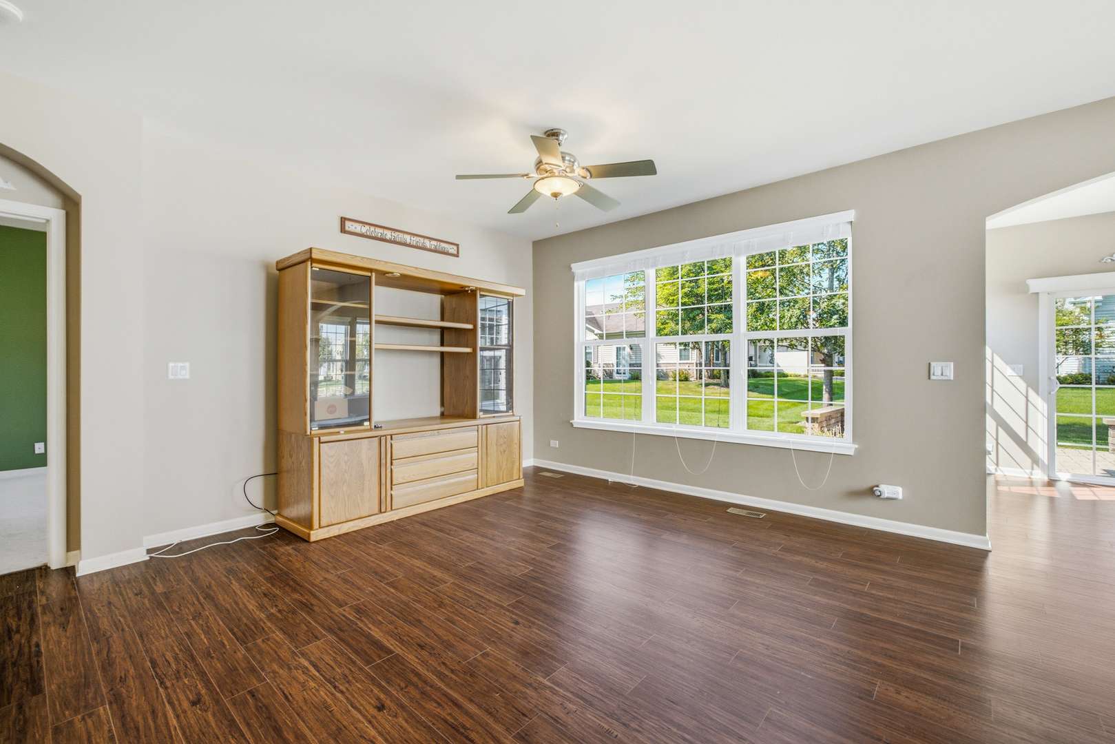 1666 Francis DR, Pingree Grove, IL 60140