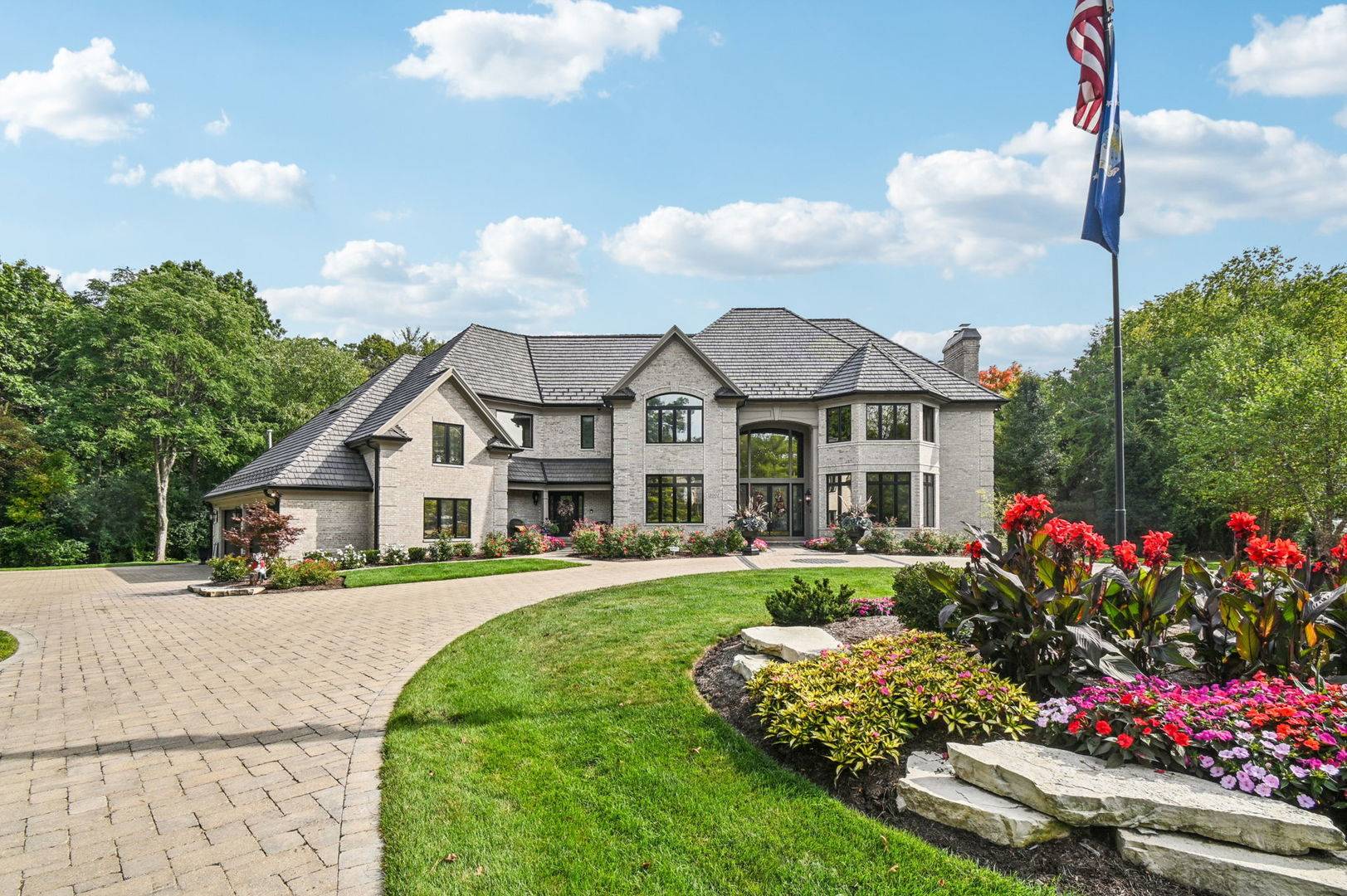 3001 Glen Eagles CT, St. Charles, IL 60174