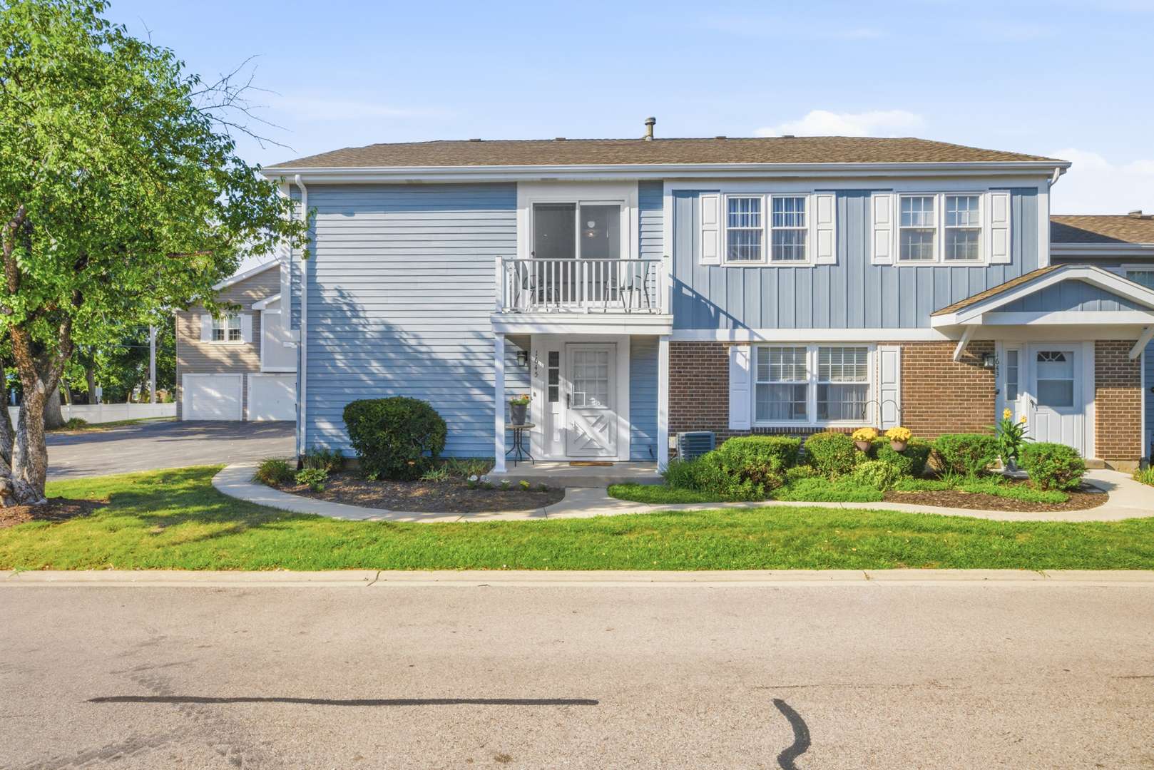 1645 Timber TRL #D, Wheaton, IL 60189